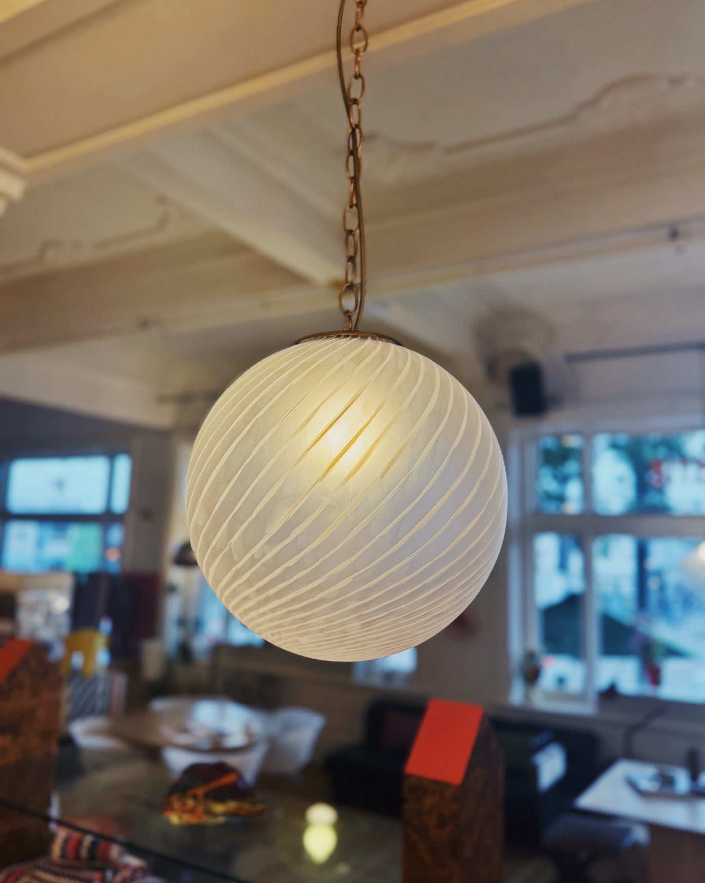 VINTAGE / Frosted Glass Swirl Ball Light