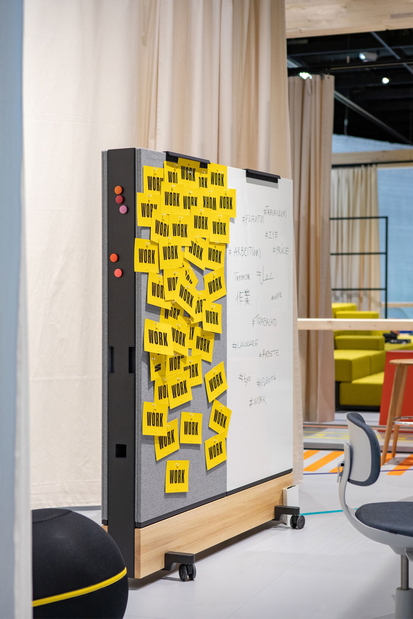 VITRA / Colour Gradient Magnet Dot - Set of 4 - (4 Colour Sets Avail.)