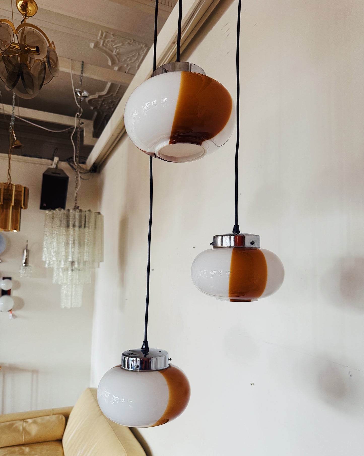 1970s VINTAGE / Amber Swirl 3-Tier Cascading Pendant