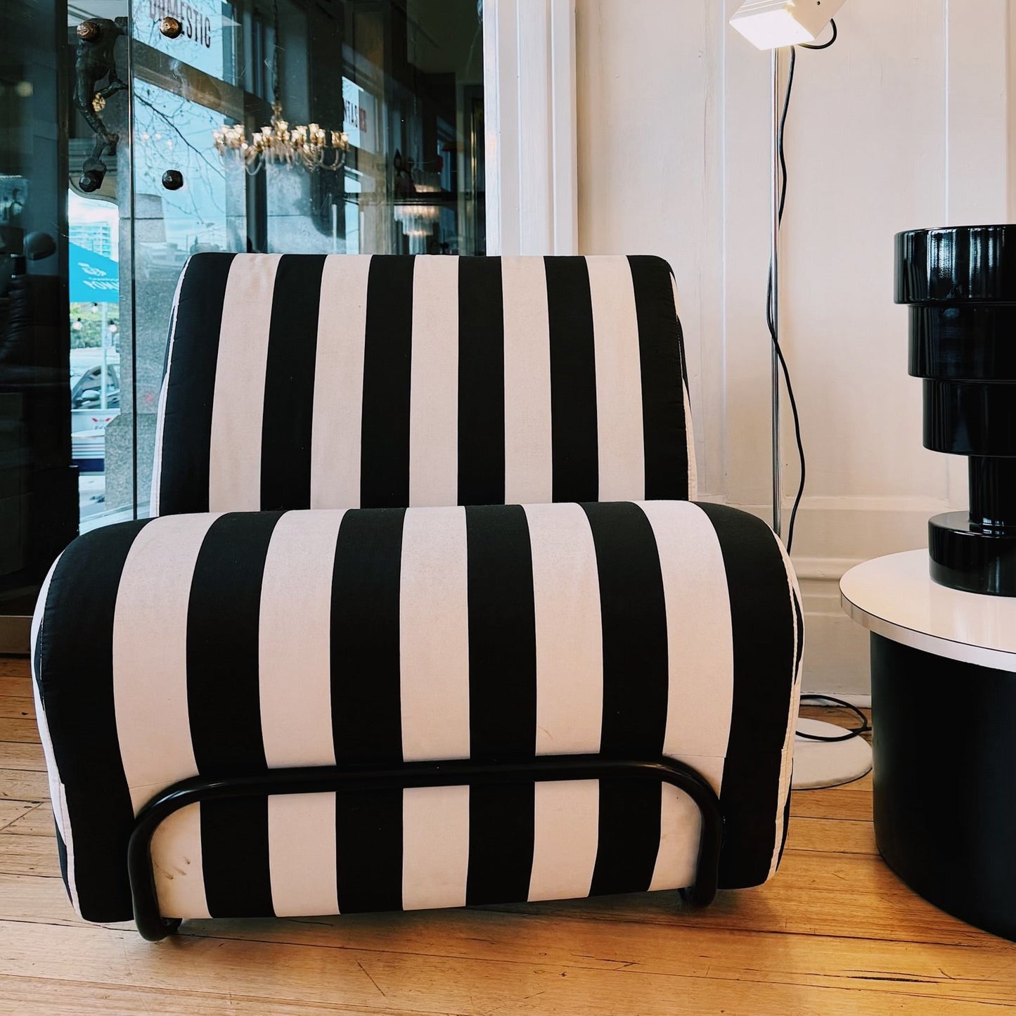 TH BROWN / The Trend Lounge by Peter Brown