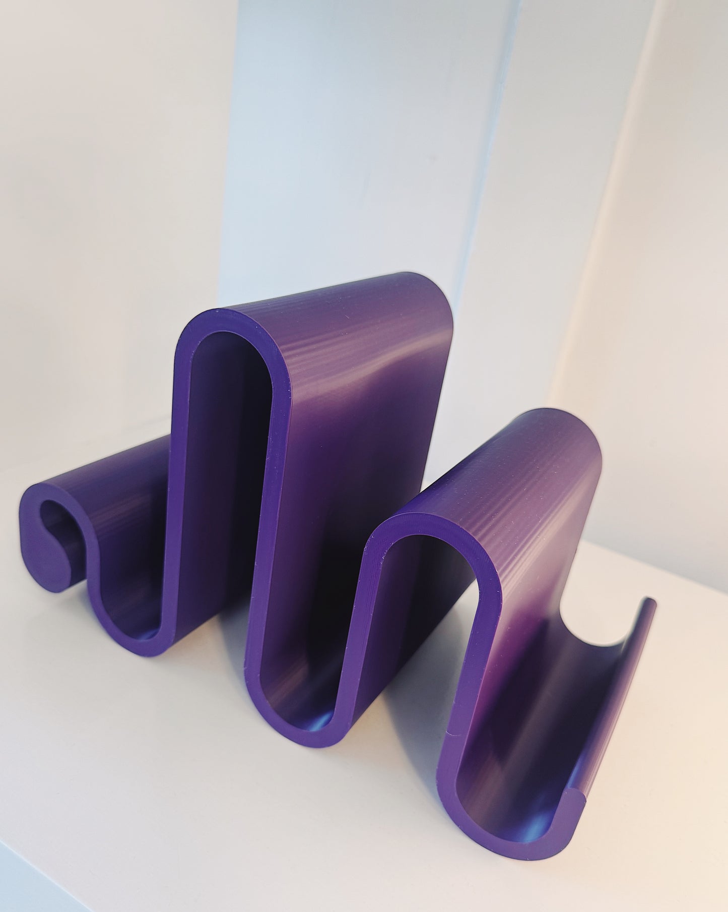 PRIMARY RESIDENCE / Apostrophus Bookstand Large - Purple