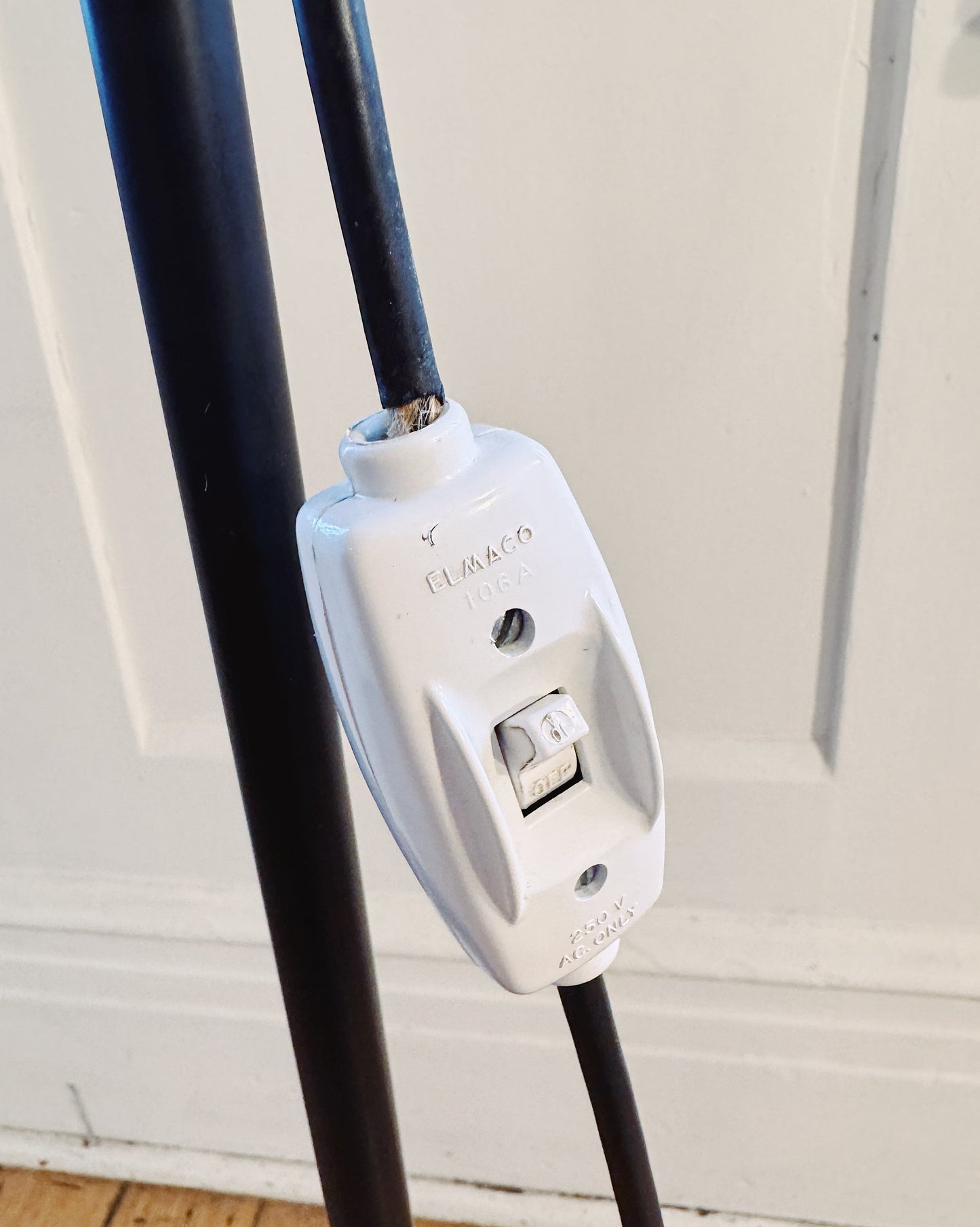 OSLO AUSTRALIA / Dual Head Floor Lamp - Matte Black