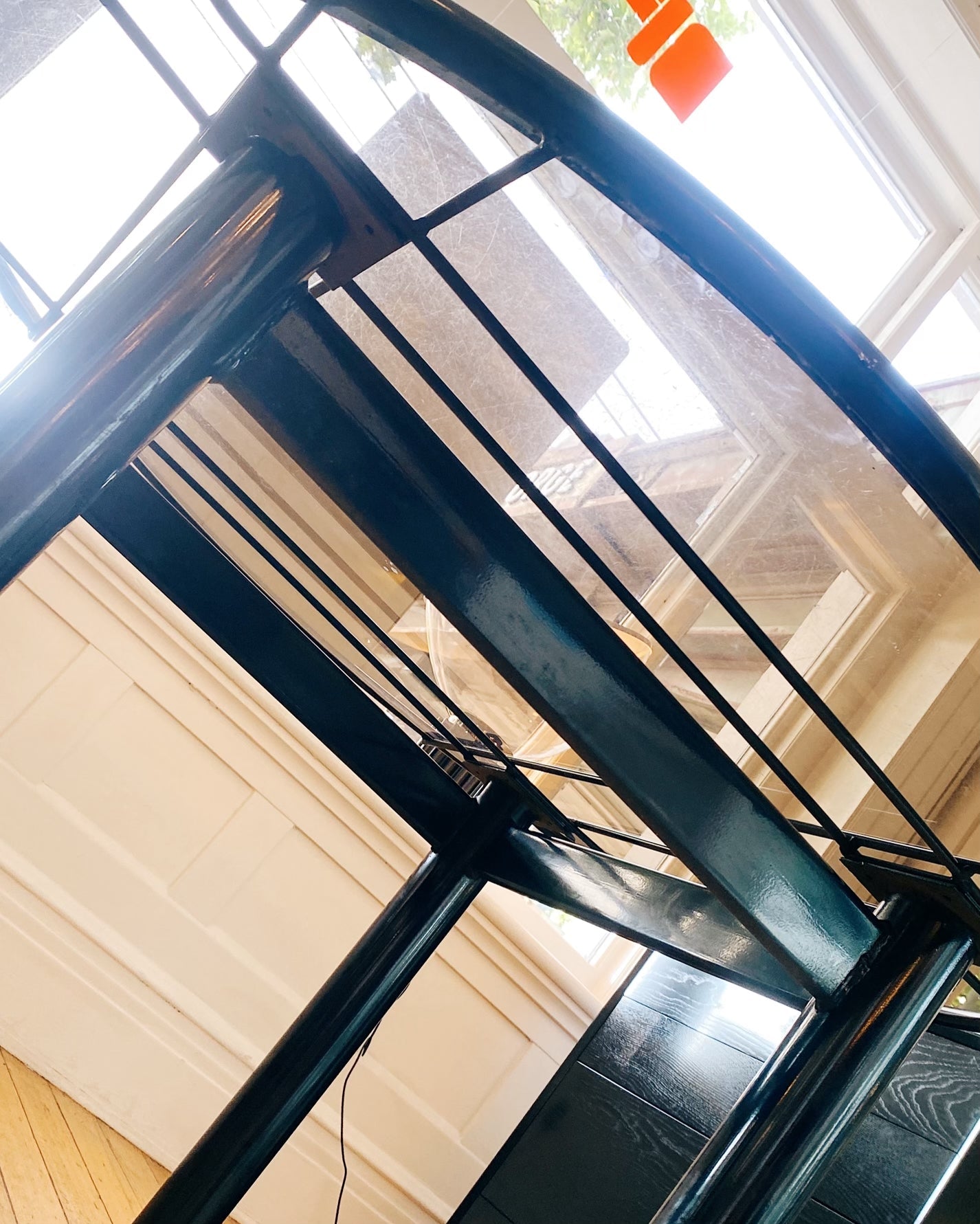 POST MODERN / 1980s Tubular Dining Table in Black/Smoke