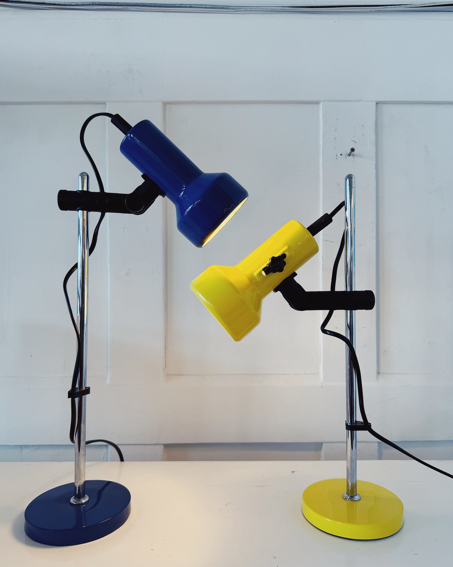 VINTAGE / Glossy Yellow Desk Lamp