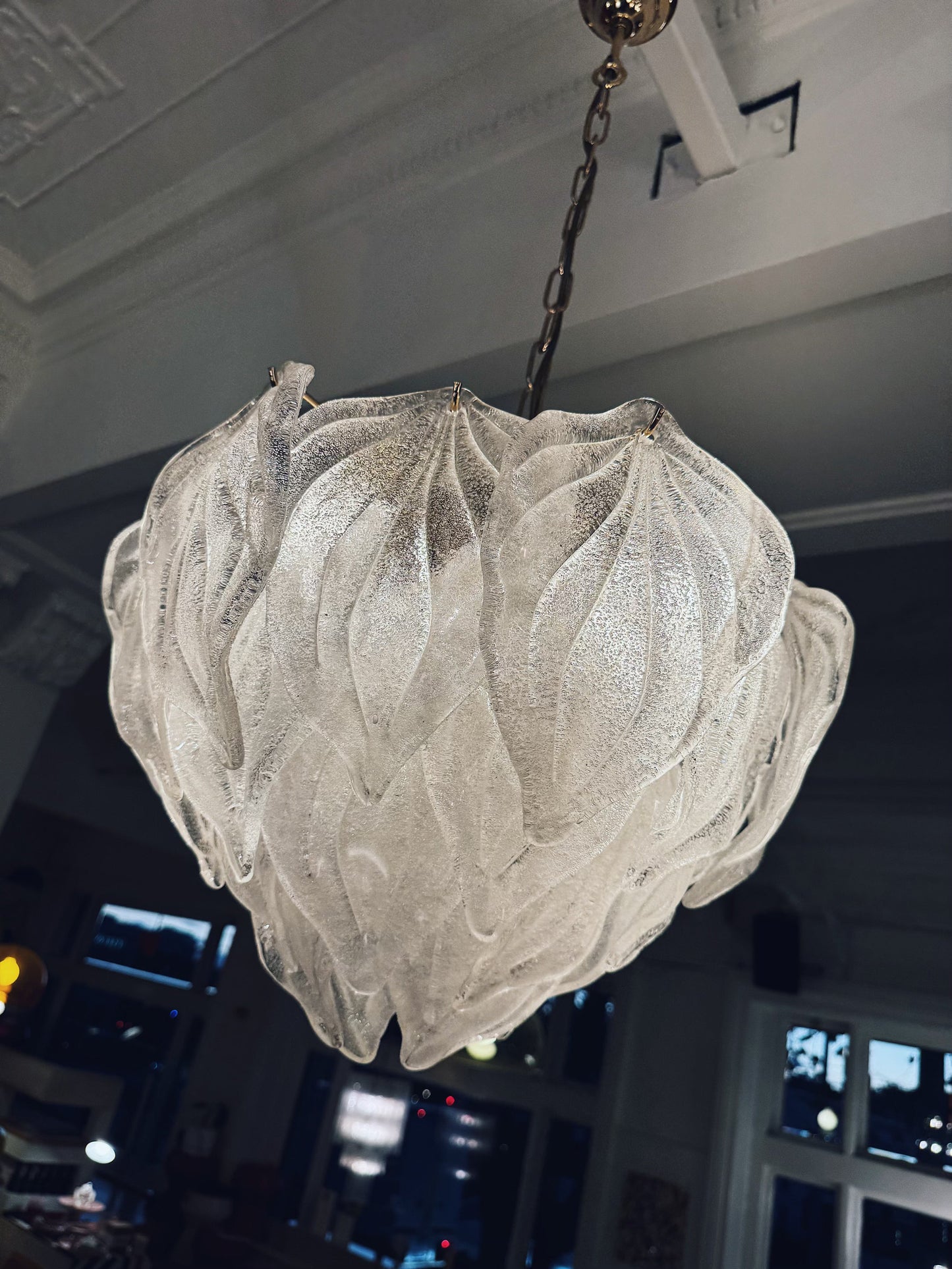 NOVARESI / 1970s Italian Murano Chandelier with Glass Leaf Petals