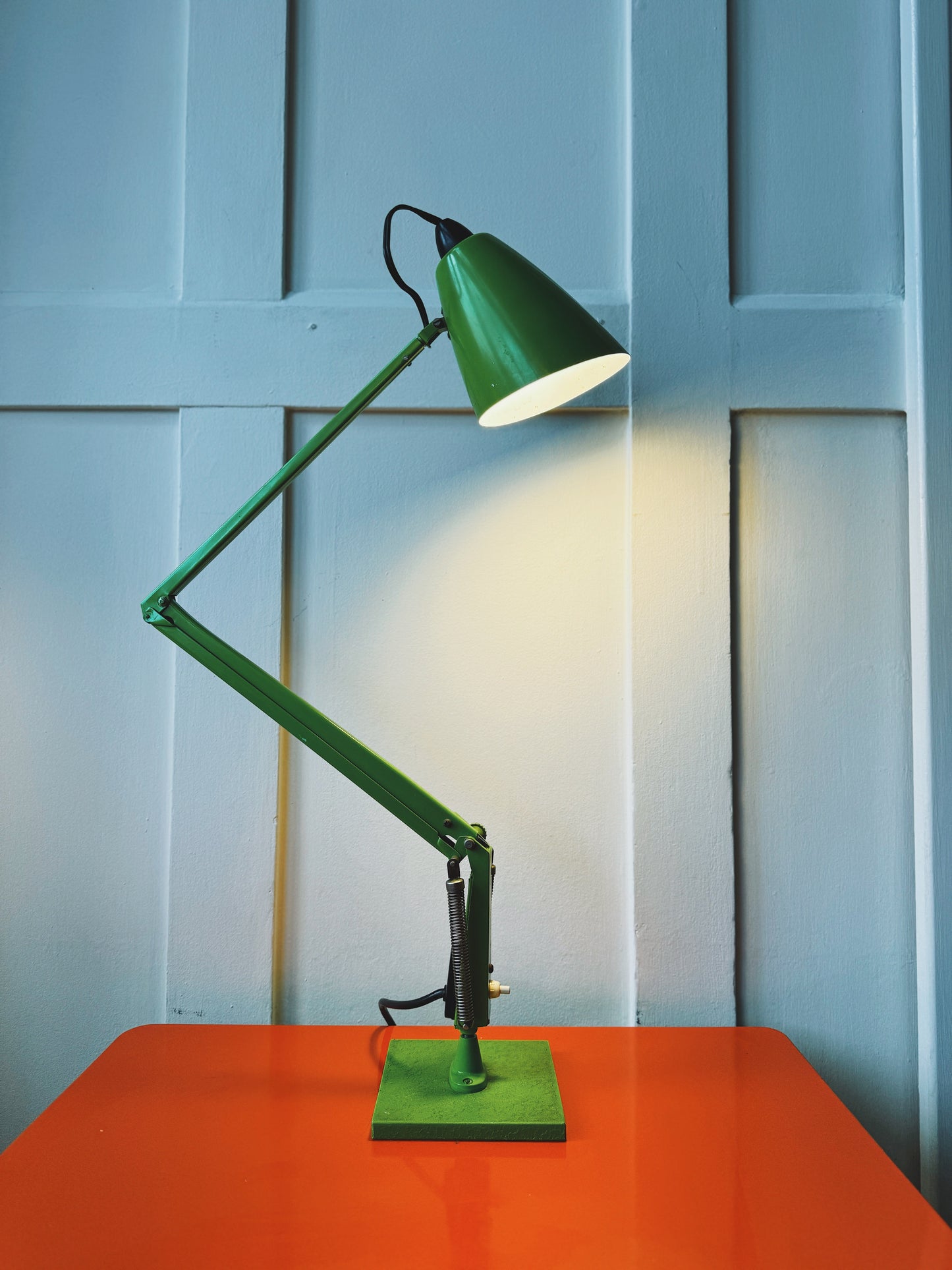 PLANET / Studio K Desk Lamp - Grass Green