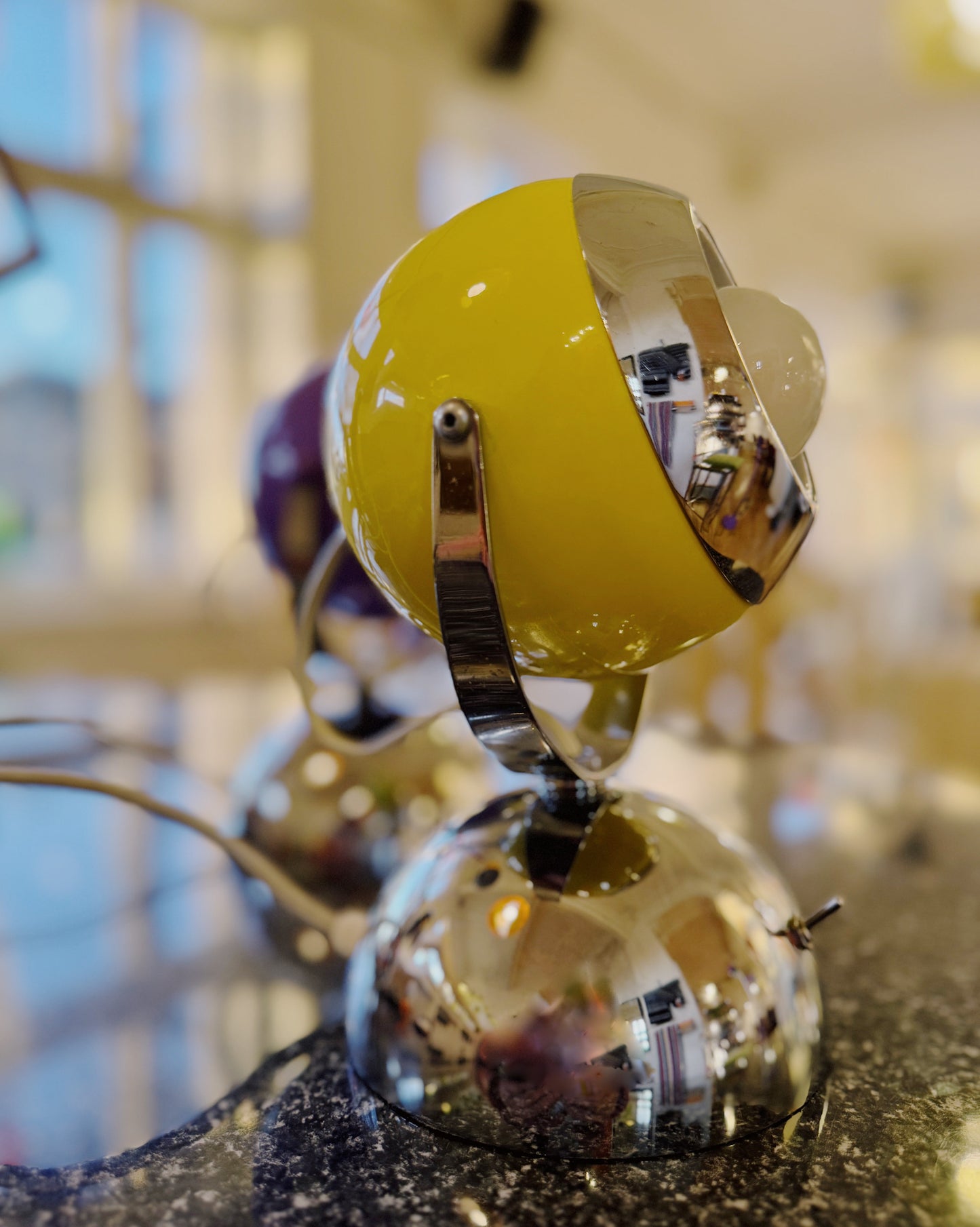 SPACE AGE / 1960s Eyeball Lamp