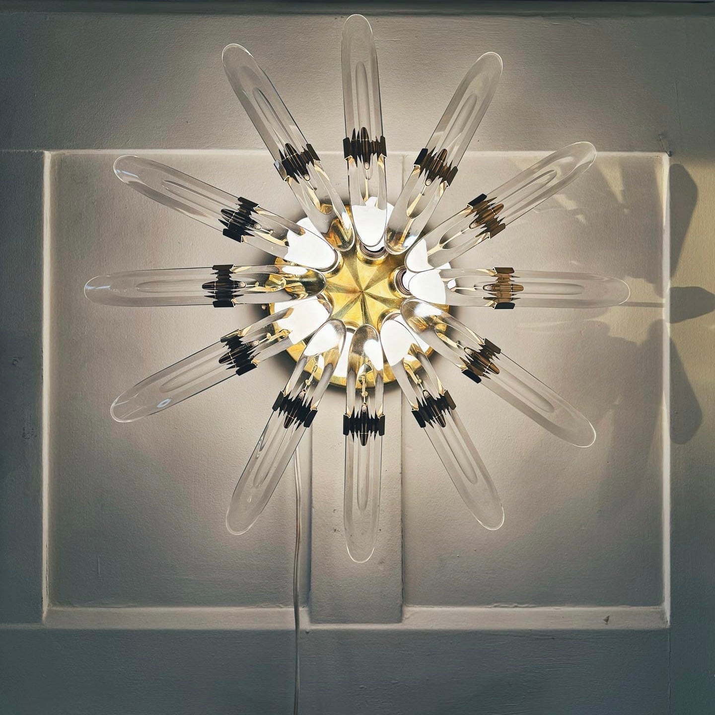 STILKRONEN / 1975 Italian Crystal and Brass Wall Lamp by Oscar Torlasco