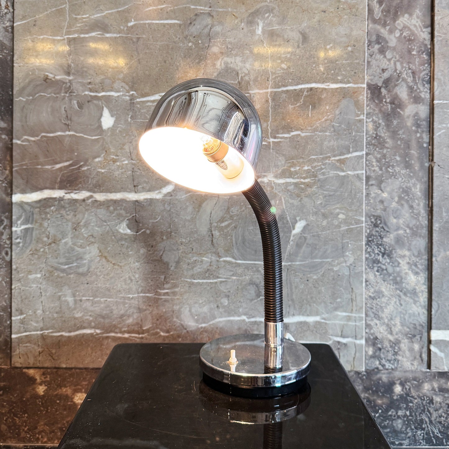 VINTAGE / Retro Gooseneck Desk Lamp - Chrome