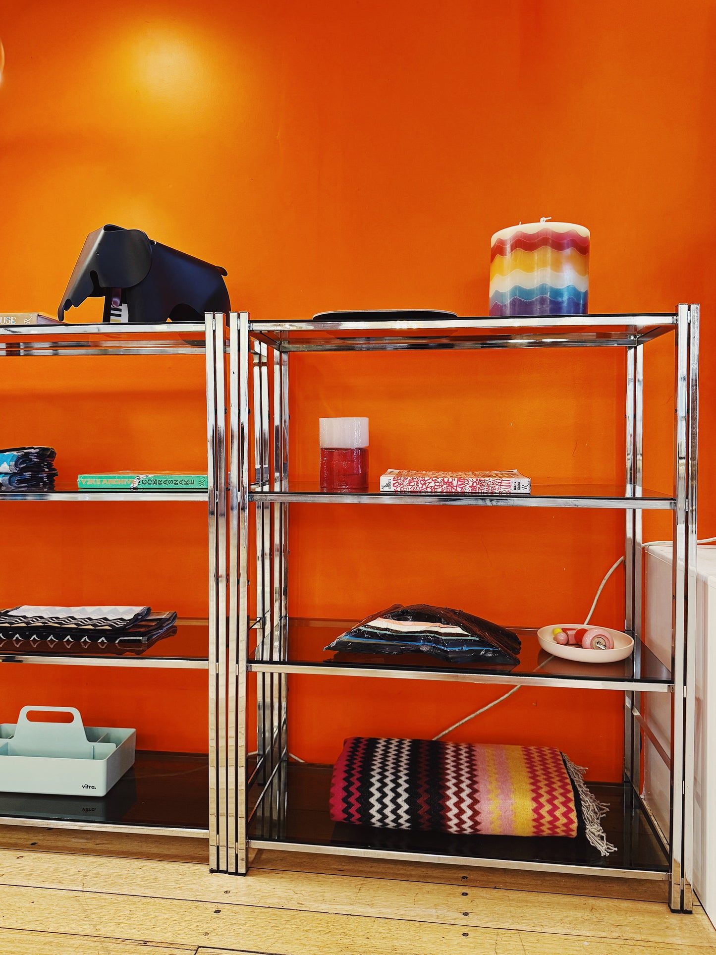VINTAGE / 4- TIER CHROME SHELVING