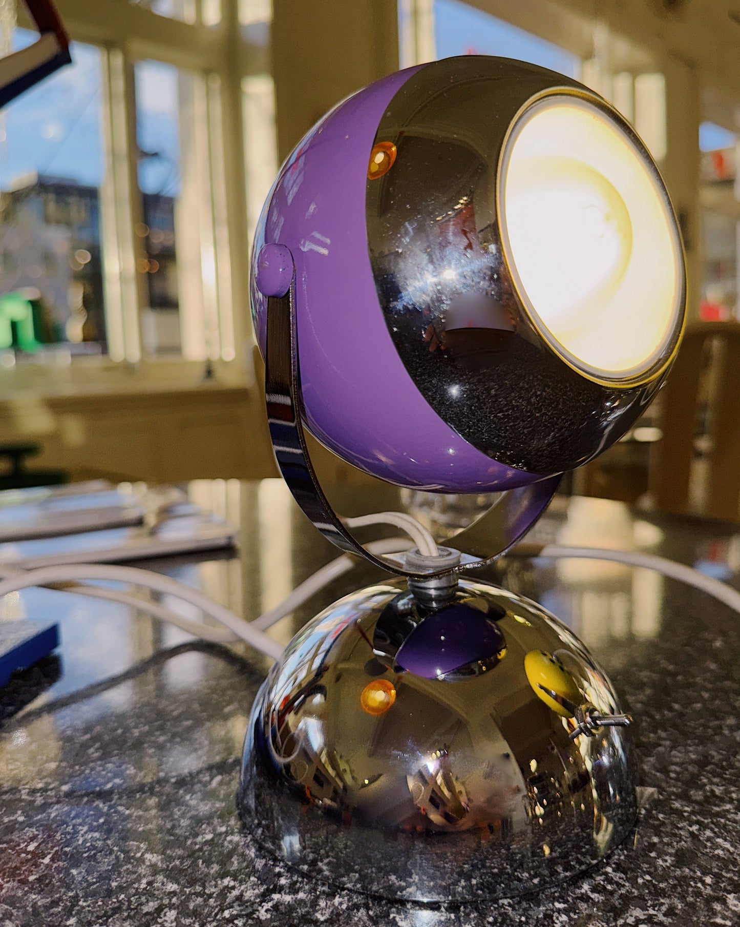 SPACE AGE / 1960s Eyeball Lamp - Purple