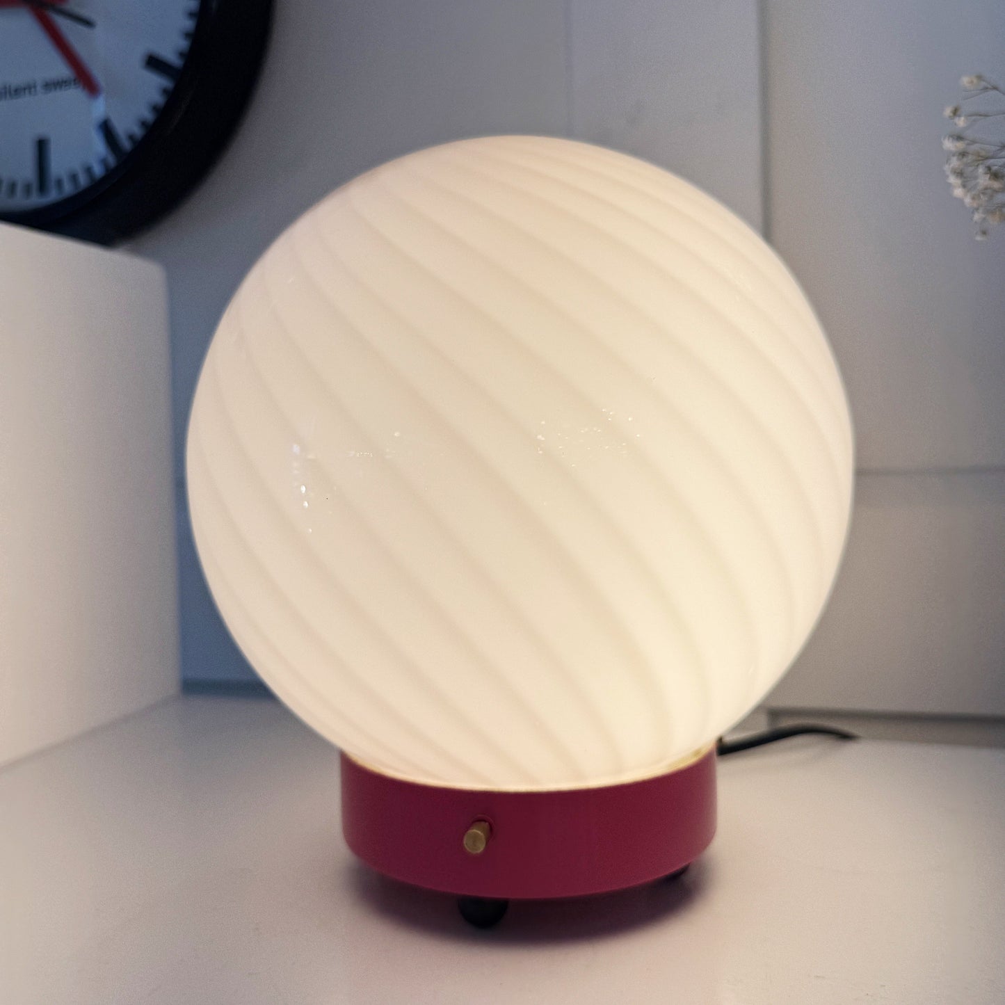 VINTAGE / Milky Pink Swirl Lamp