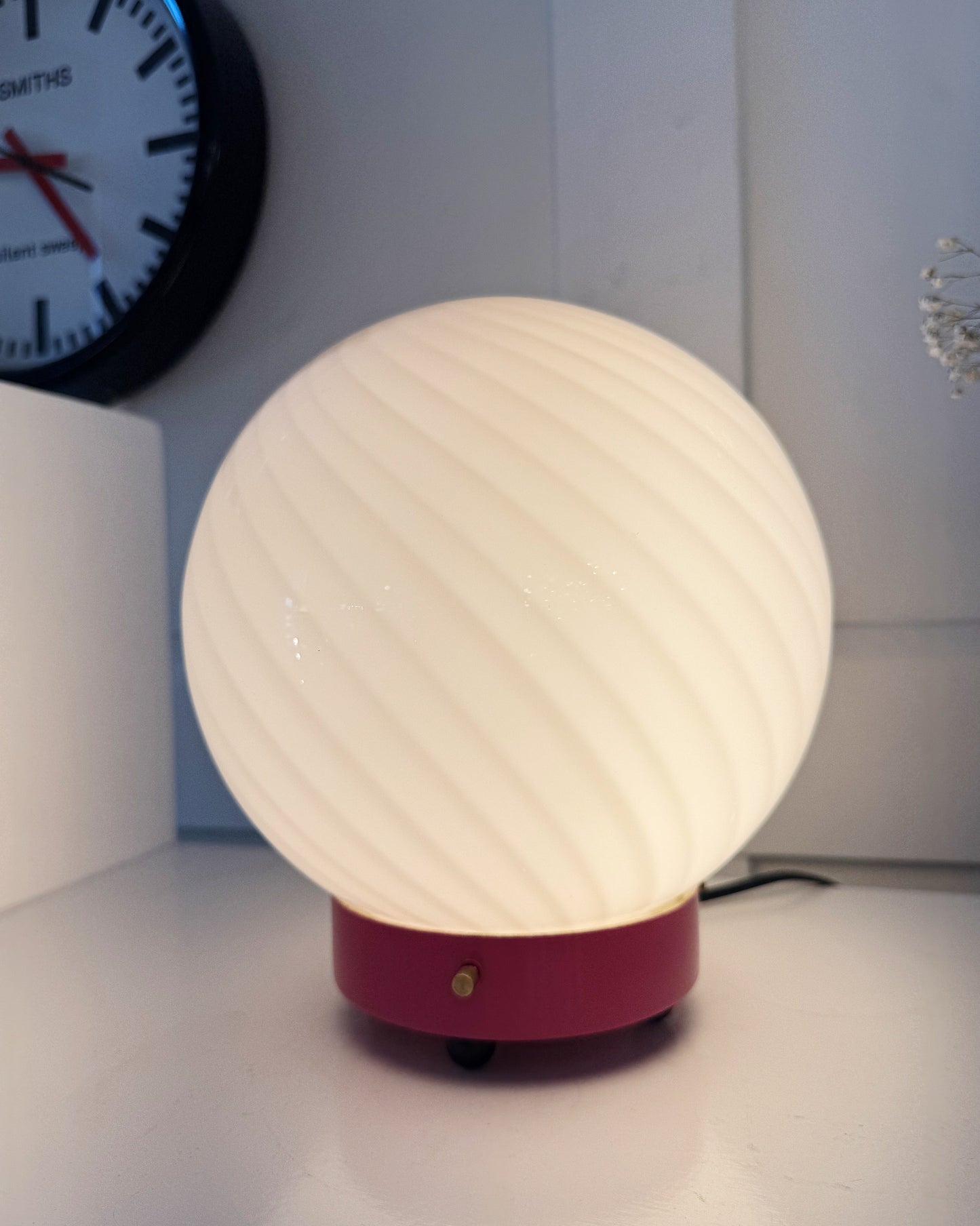 VINTAGE / Milky Pink Swirl Lamp