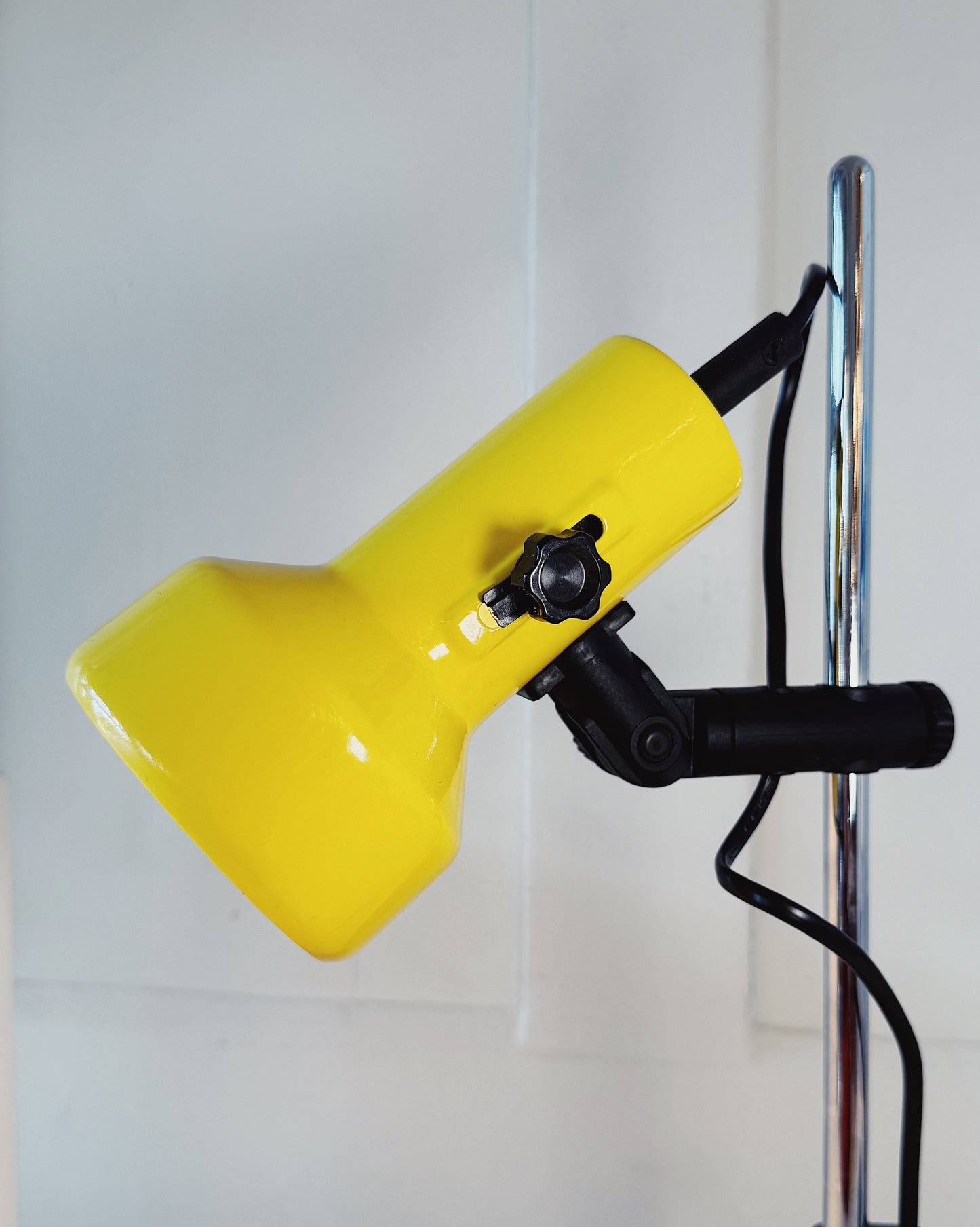 VINTAGE / Glossy Yellow Desk Lamp