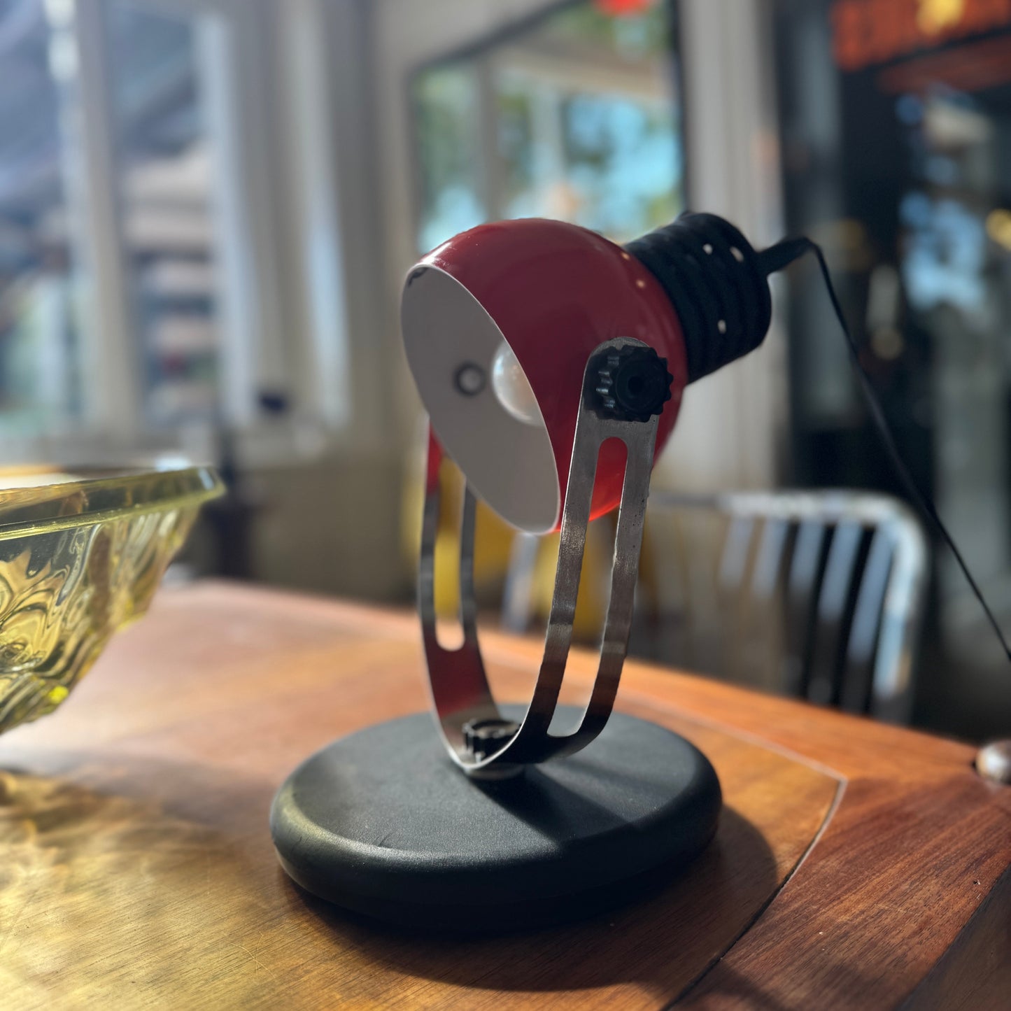 VINTAGE / Vermillion Eyeball Desk Lamp