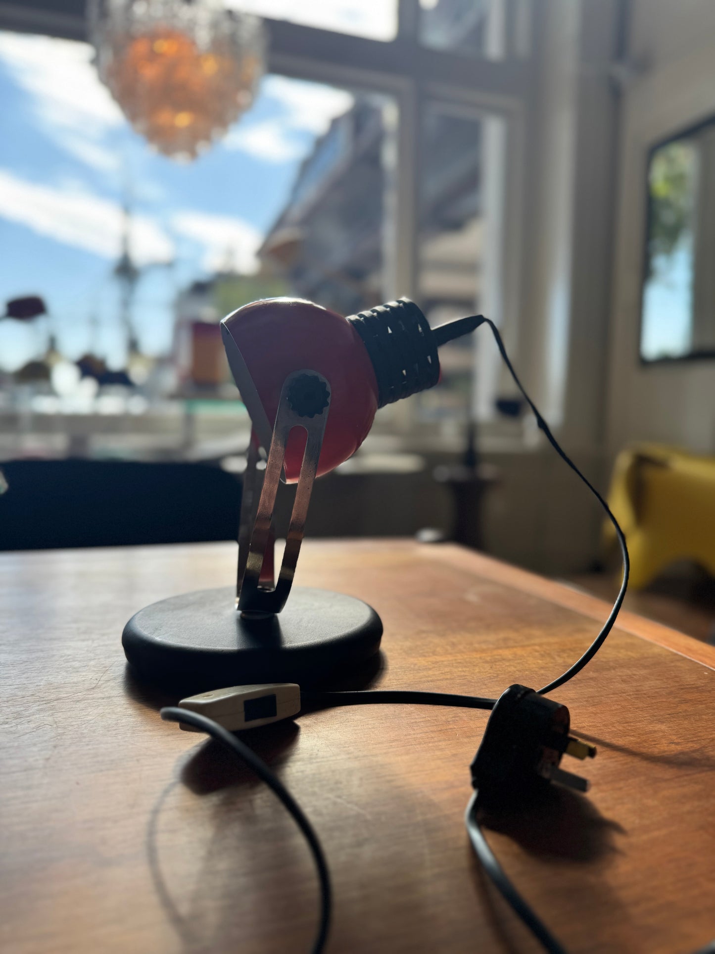 VINTAGE / Vermillion Eyeball Desk Lamp