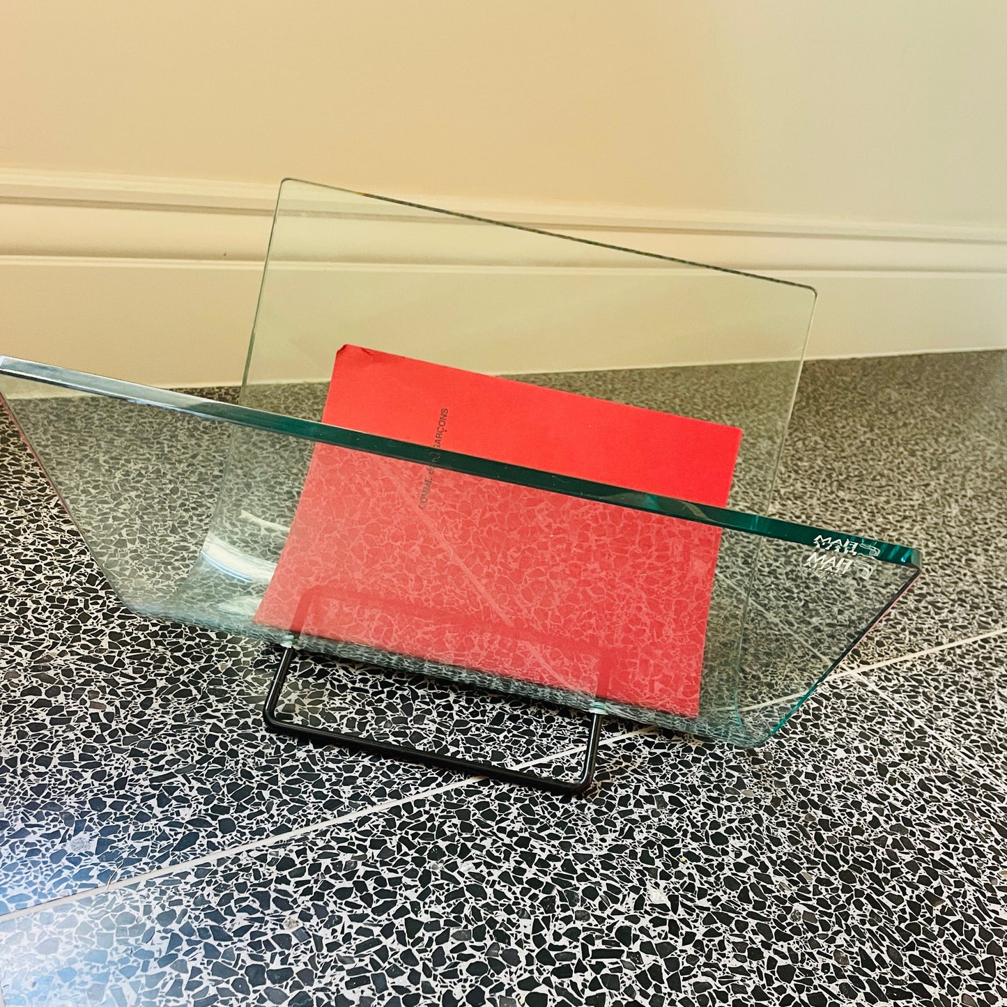 FIAM ITALIA / Glass Portarviste Magazine Holder by Vittorio Livi