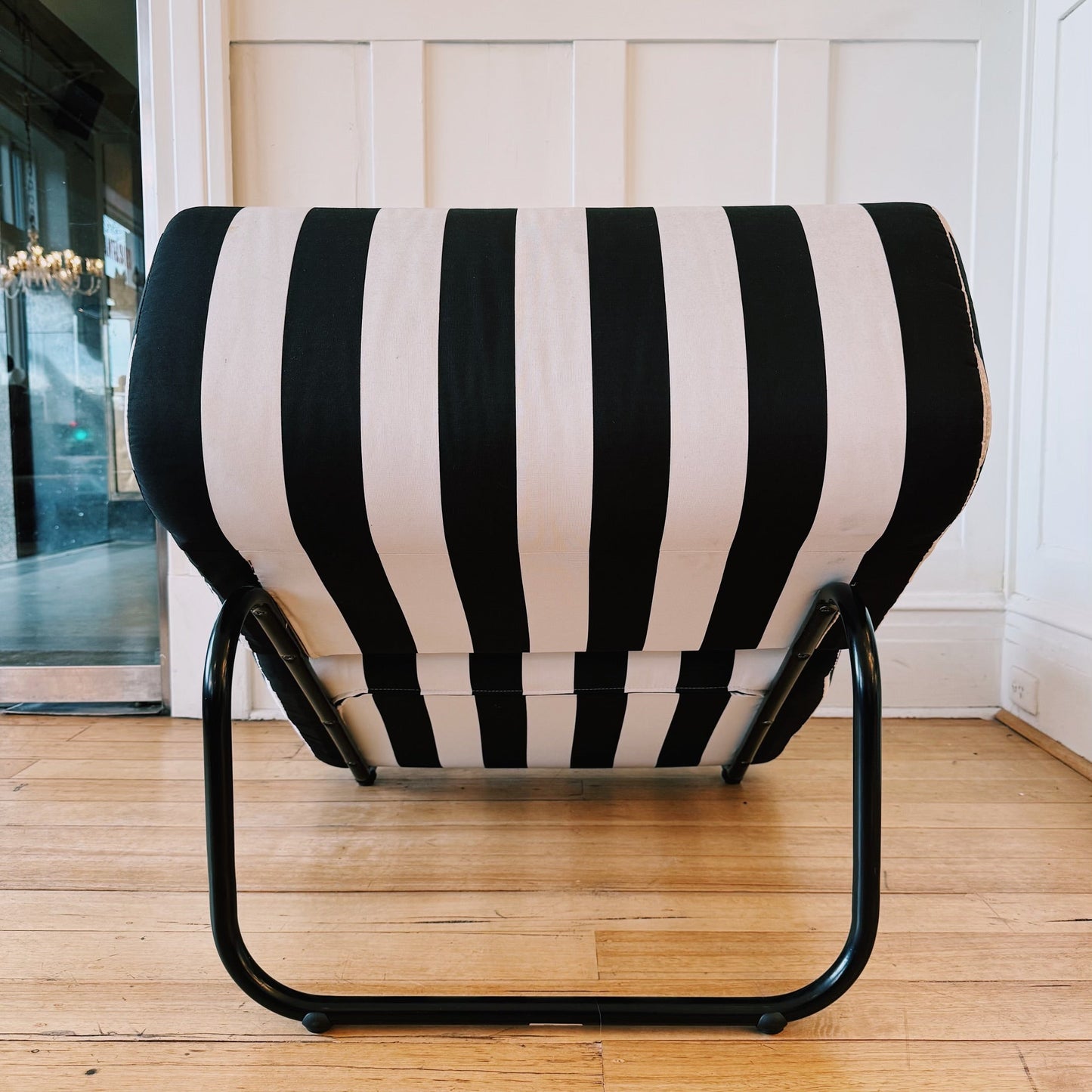 TH BROWN / The Trend Lounge by Peter Brown