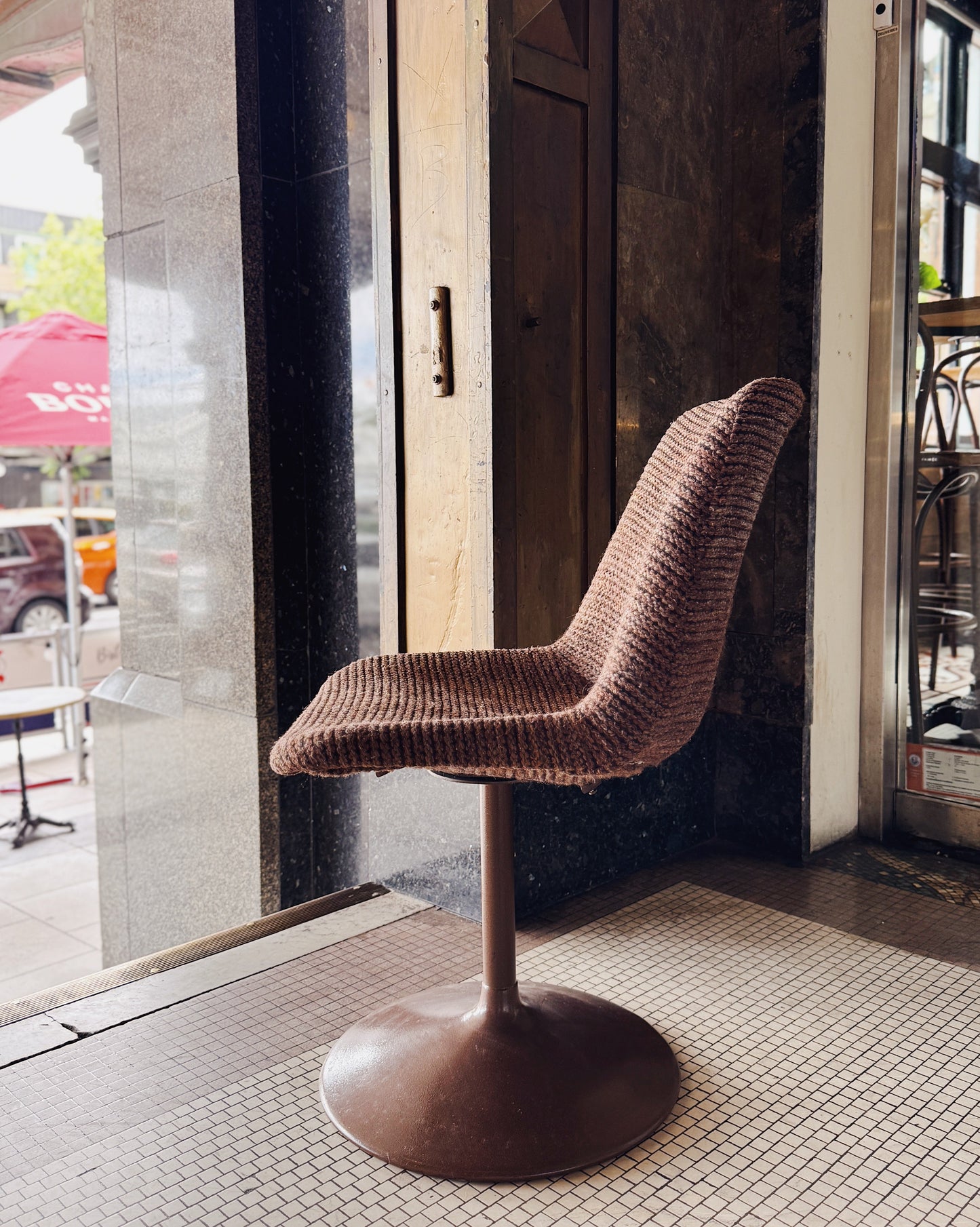 VINTAGE / KNITTED DINING CHAIRS W/TULIP BASE