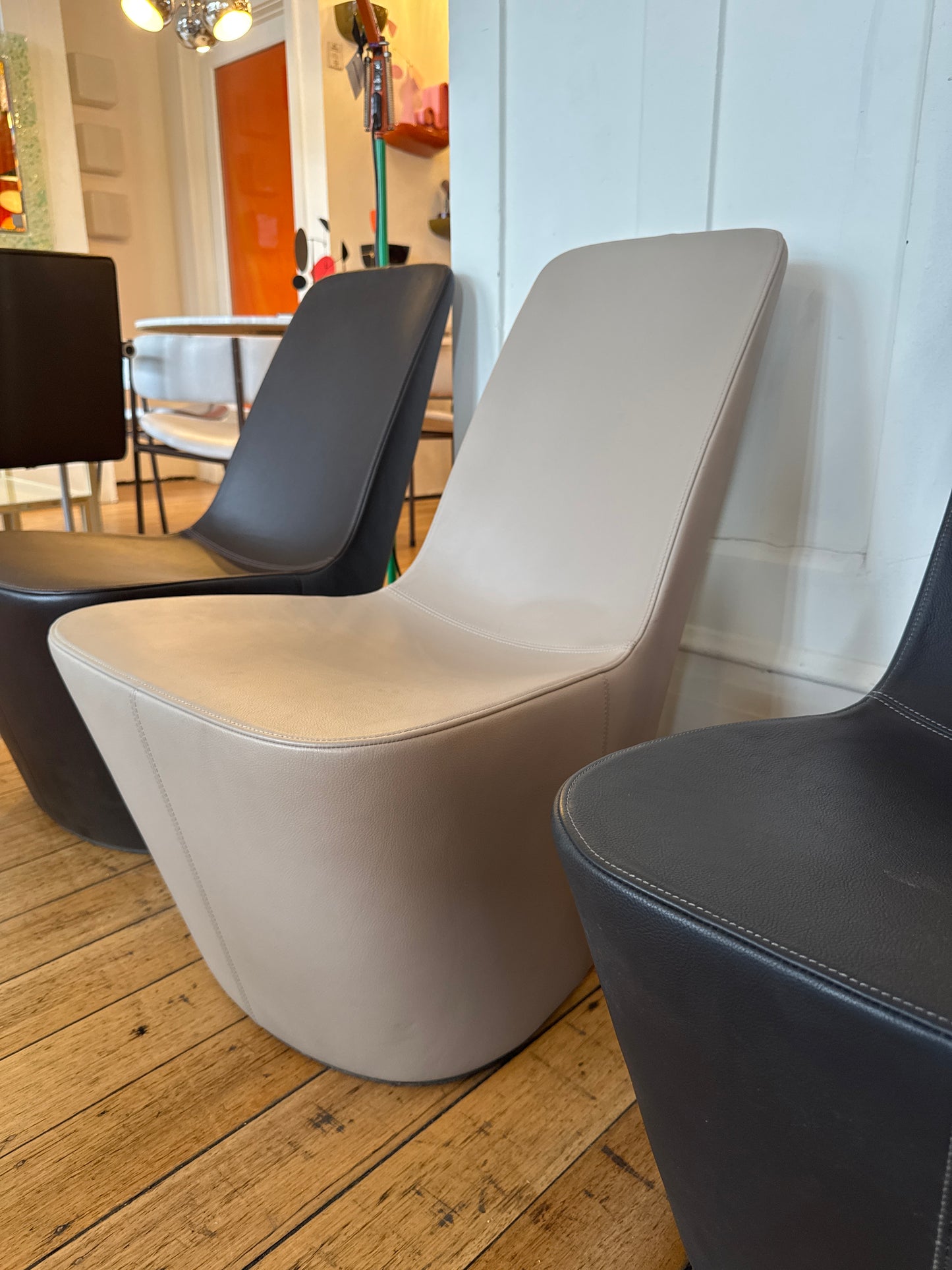 VITRA TAKEOVER / Monopod Leather Seat by Jasper Morrison, 2008 - Sand