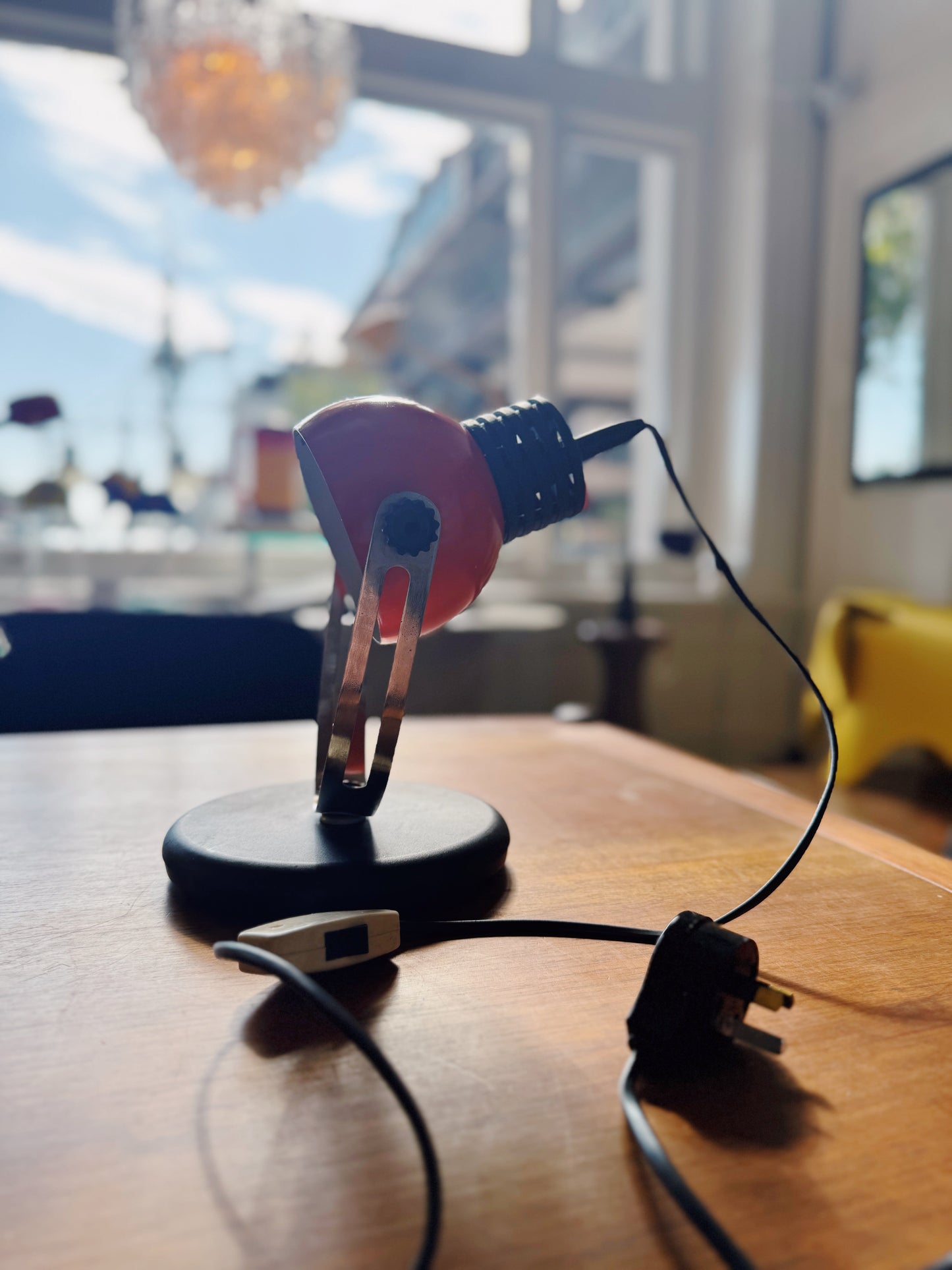 VINTAGE / Vermillion Eyeball Desk Lamp