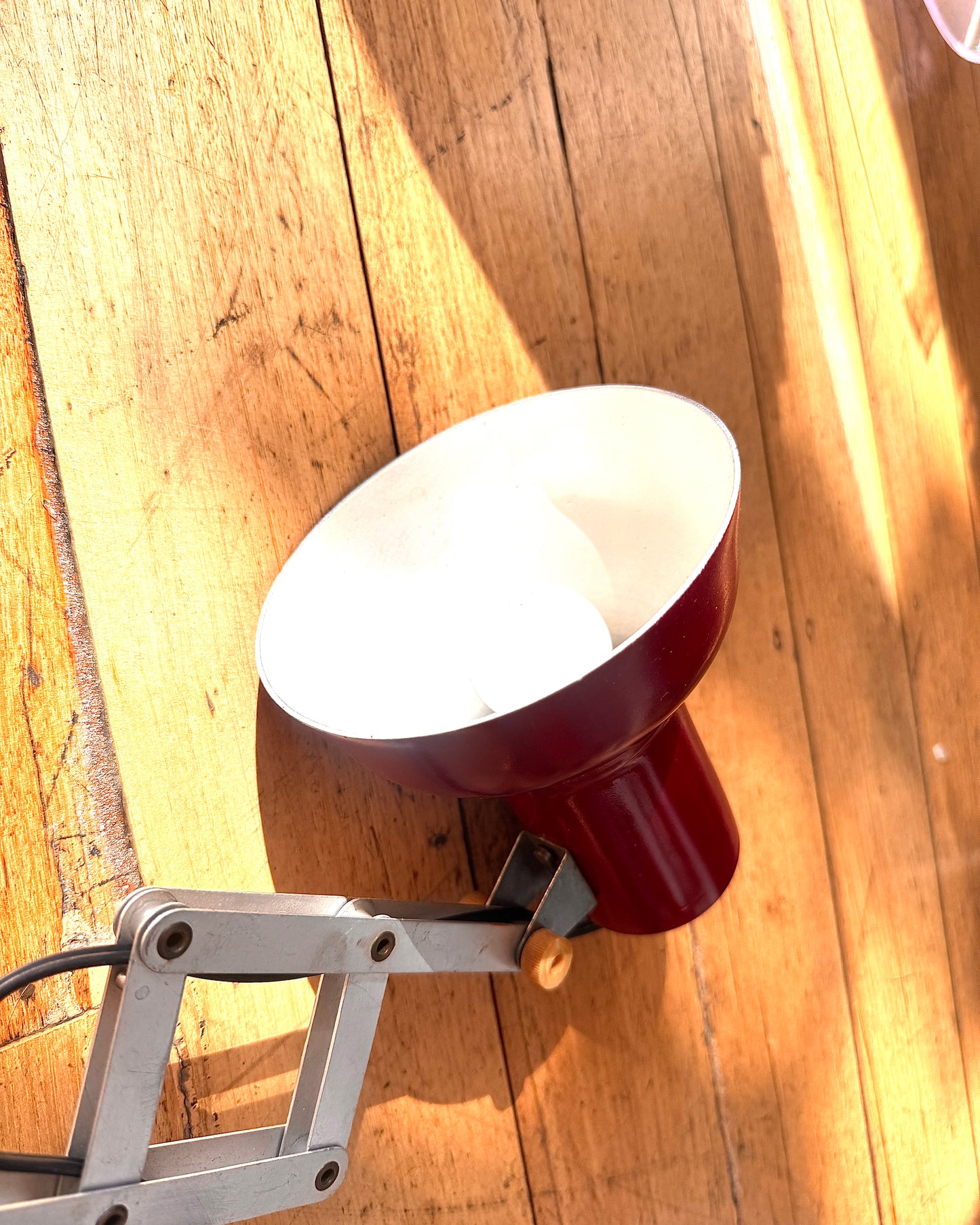 VINTAGE / Scissor Wall Lamp - Burgundy