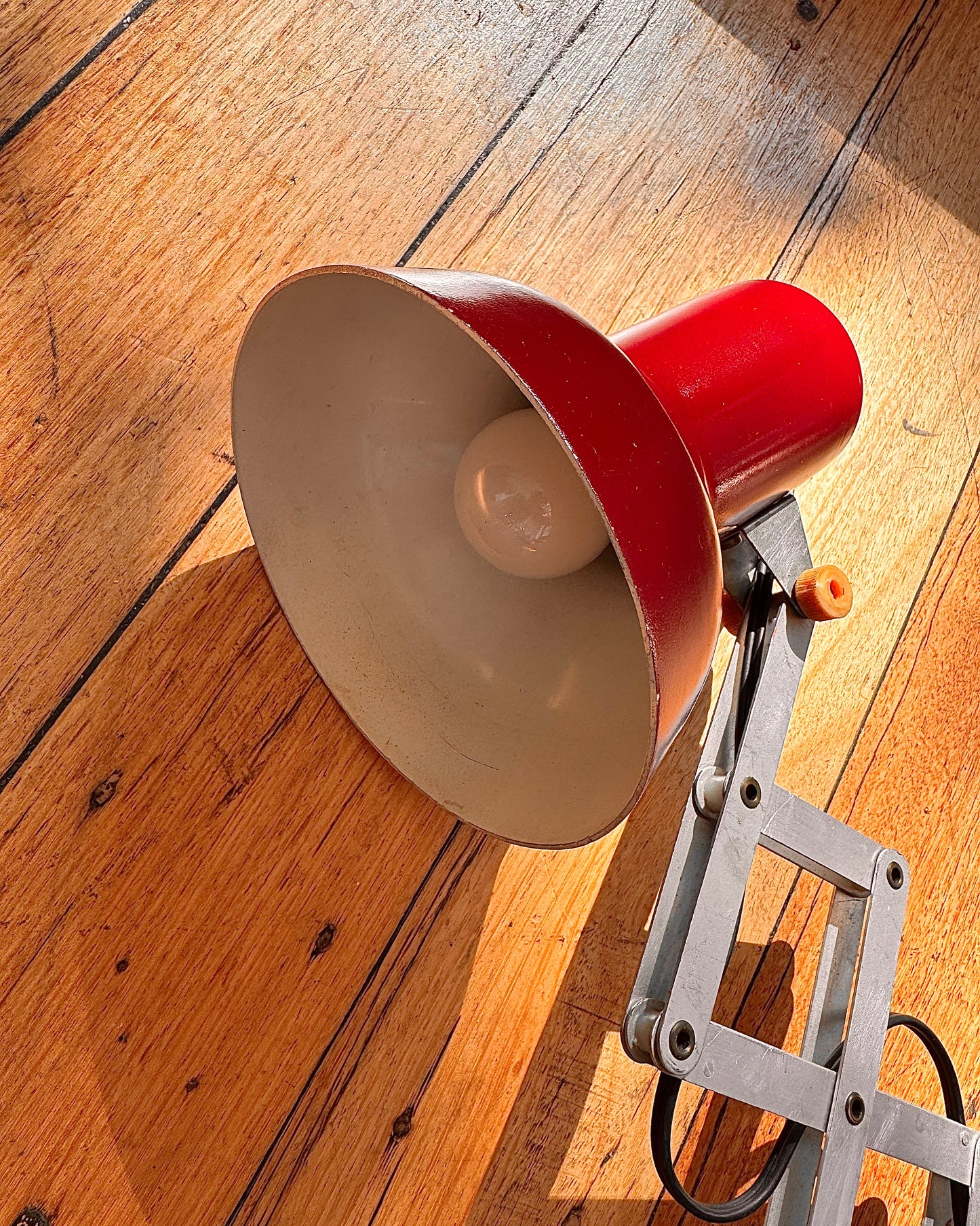 VINTAGE / Scissor Wall Lamp - Burgundy