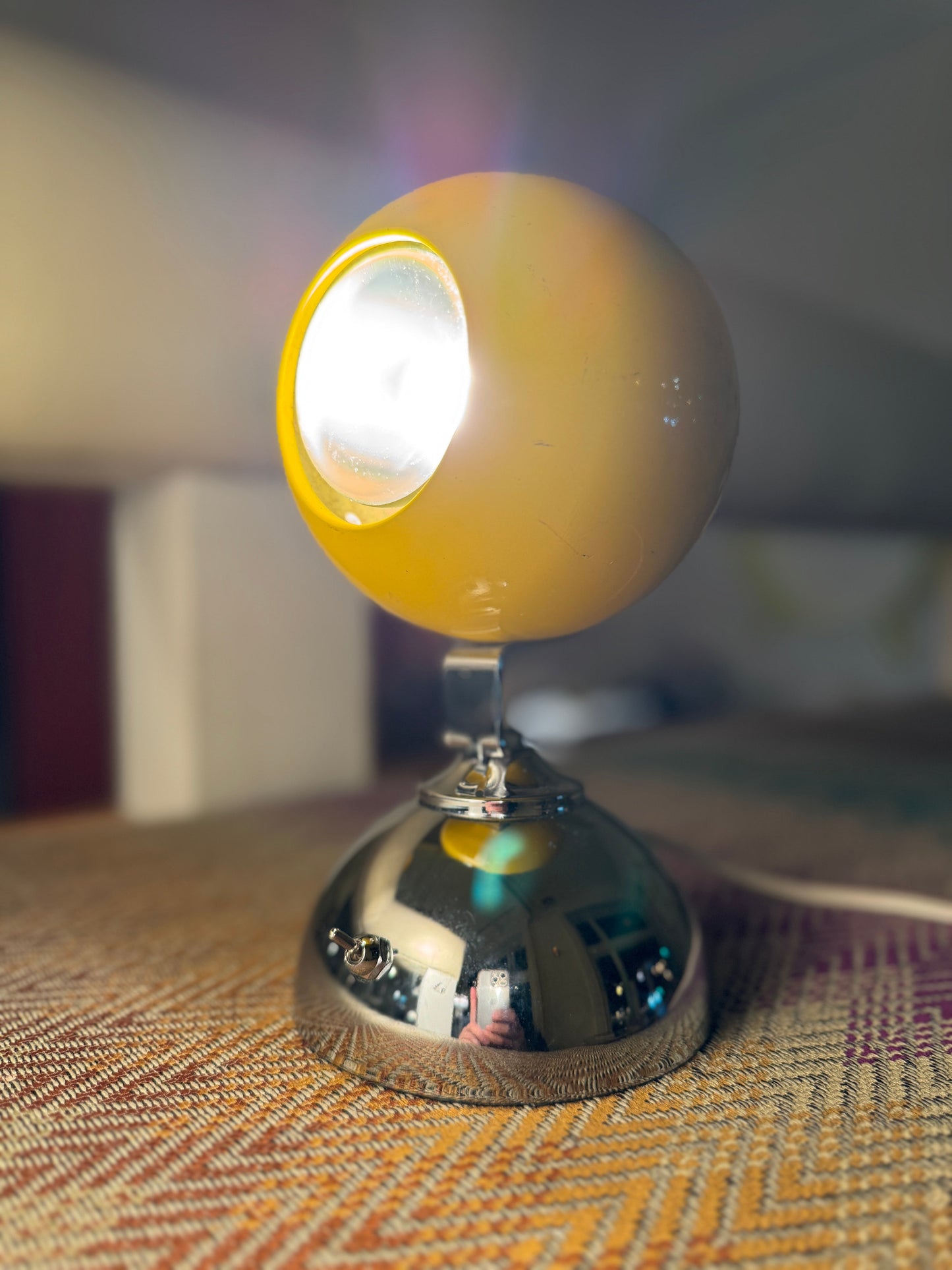 SPACE AGE / 1960s Eyeball Lamp