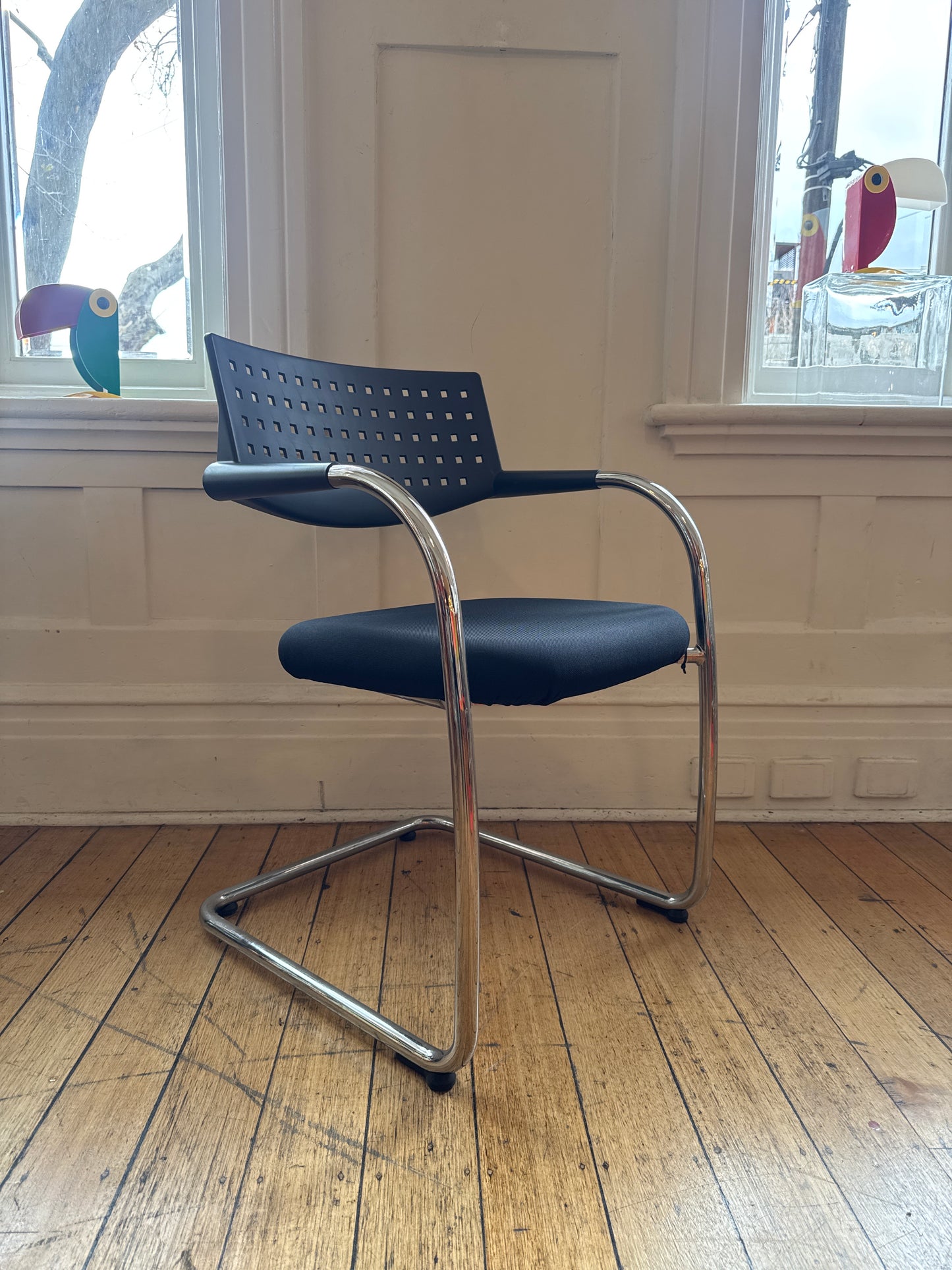 VITRA TAKEOVER / Visavis Chair by Antonio Citterio, 1997 - Basic Dark Black