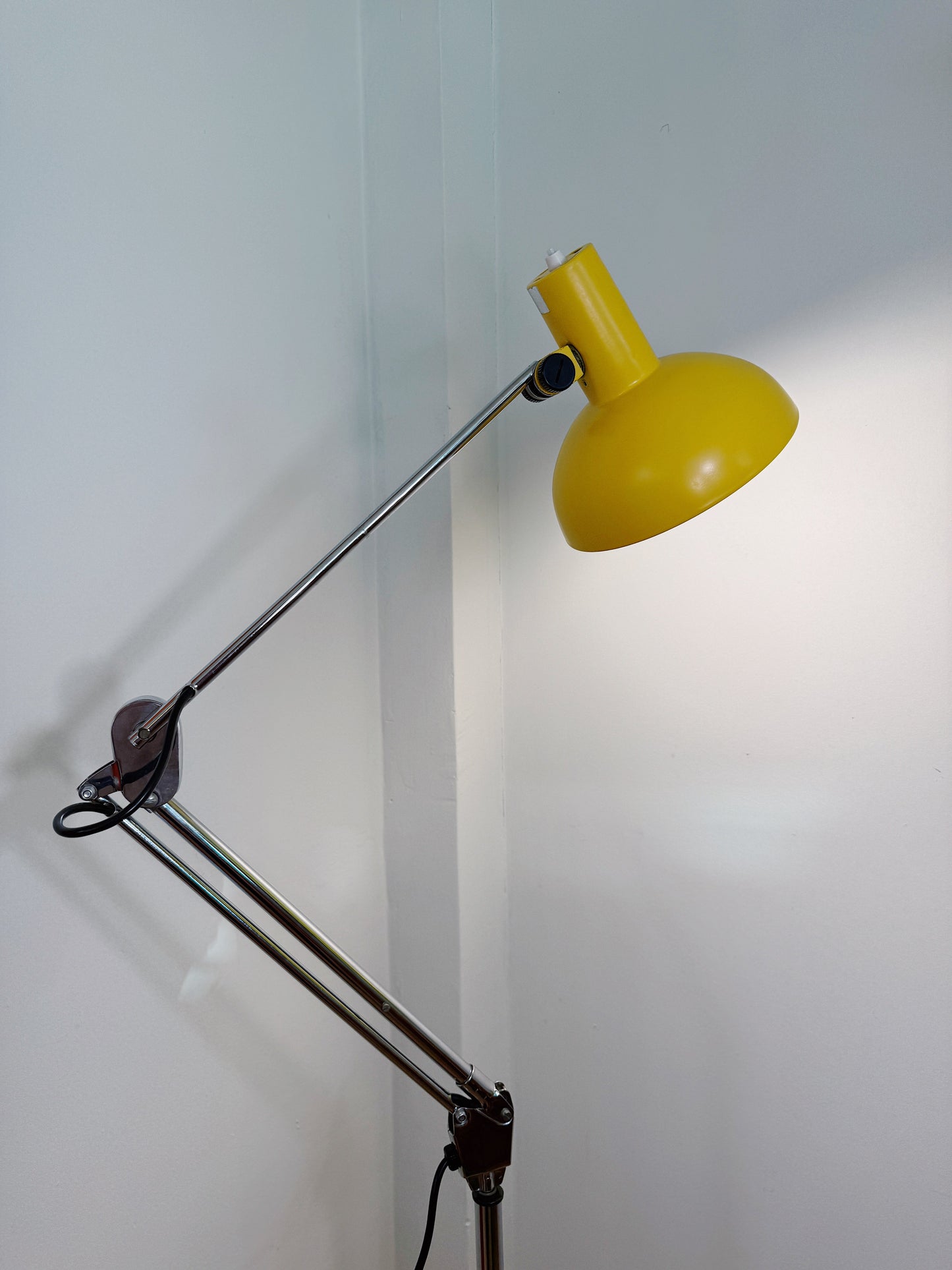 PLANET / 1970s Yellow/Chrome Planet Floor Lamp