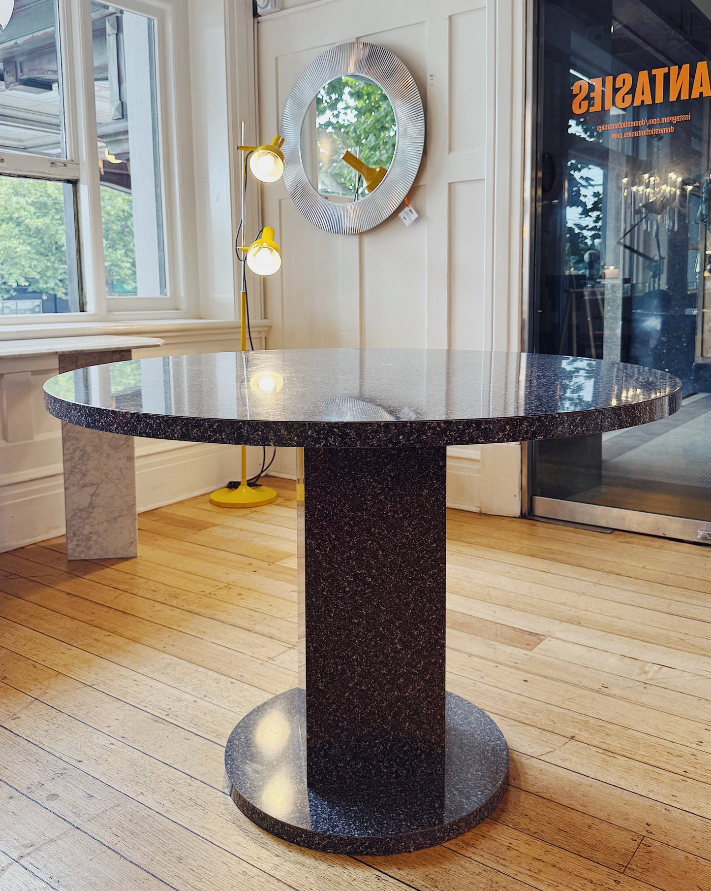 VINTAGE / Granite Dupe Laminate Dining Table