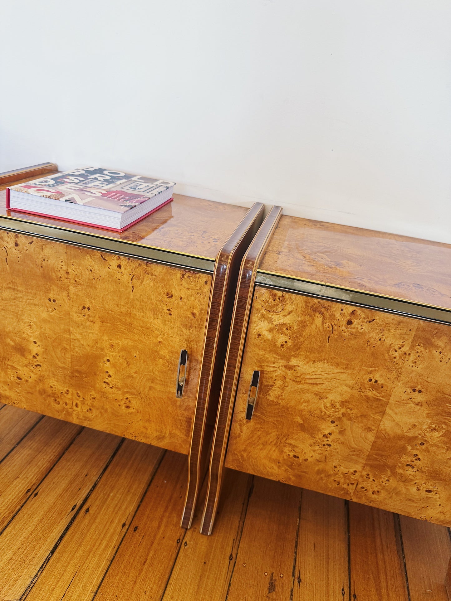 VINTAGE / Burl Wood Veneer Bedside Tables