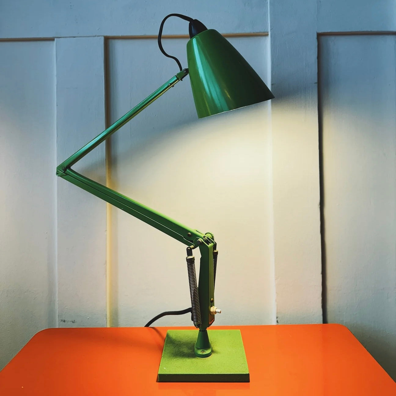 PLANET / Studio K Desk Lamp - Grass Green