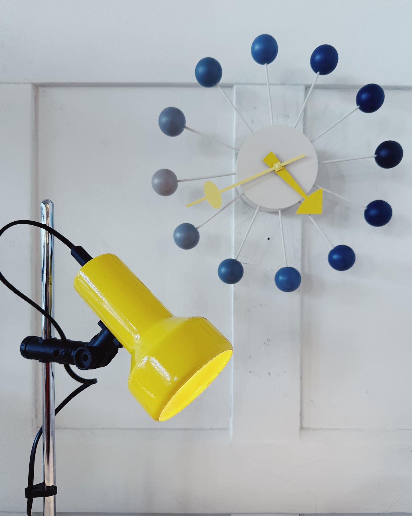 VINTAGE / Glossy Yellow Desk Lamp