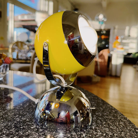 SPACE AGE / 1960s Eyeball Lamp