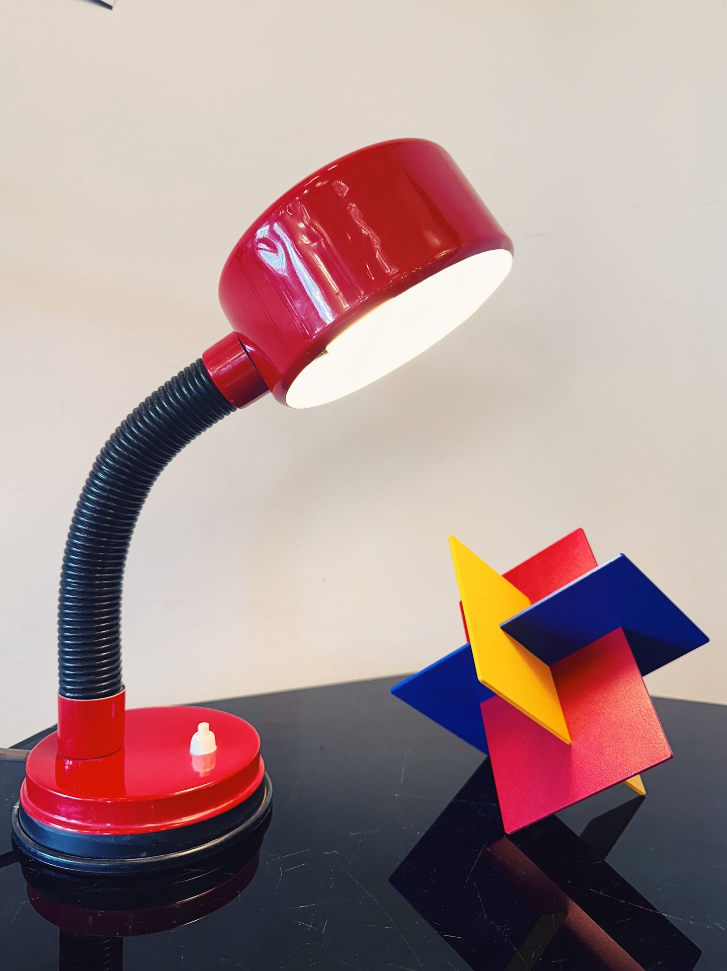 VINTAGE / Retro Gooseneck Desk Lamp - Red