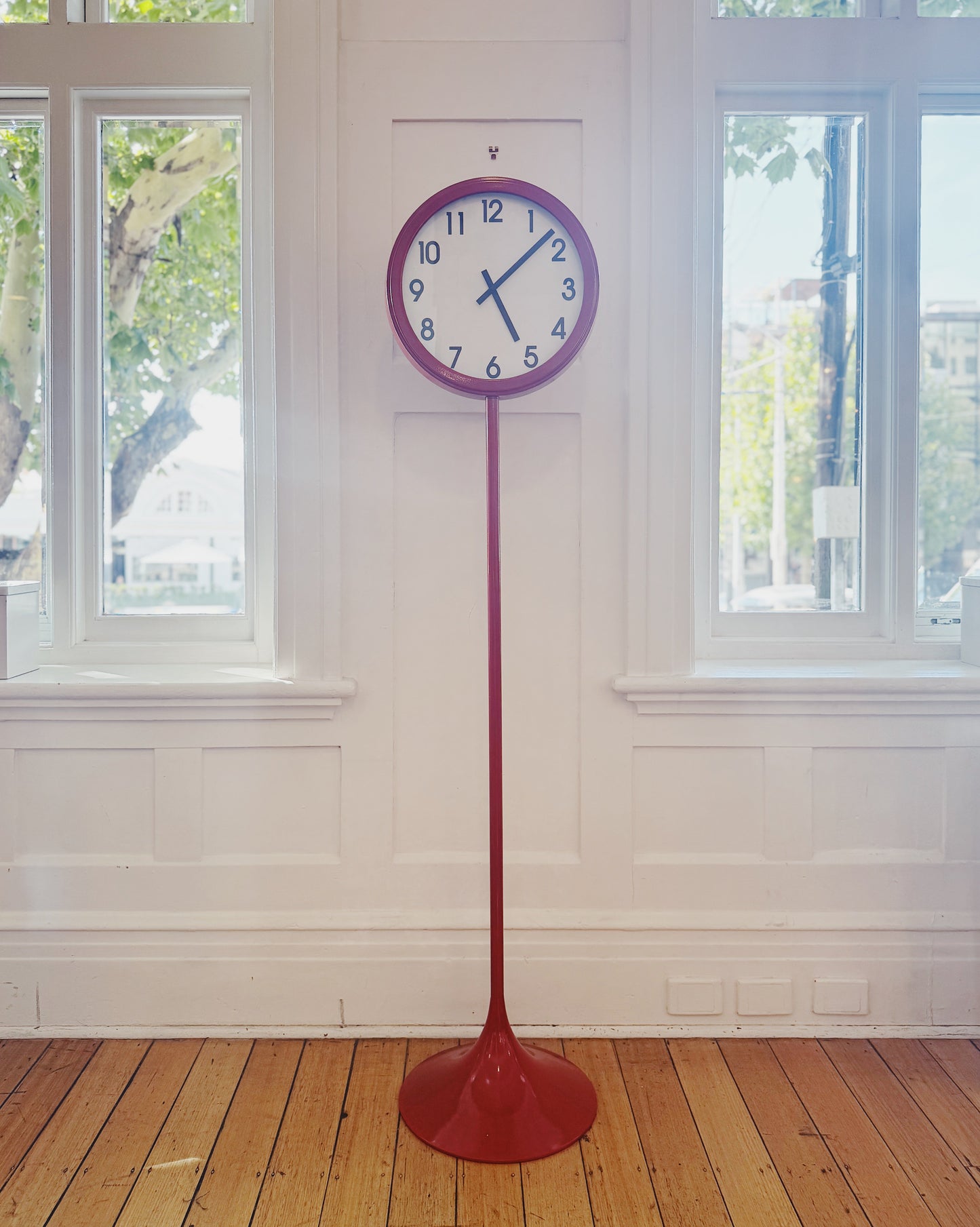 VINTAGE / Tulip Base Big Red Clock
