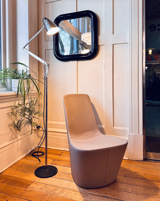 VITRA TAKEOVER / Monopod Leather Seat by Jasper Morrison, 2008 - Sand
