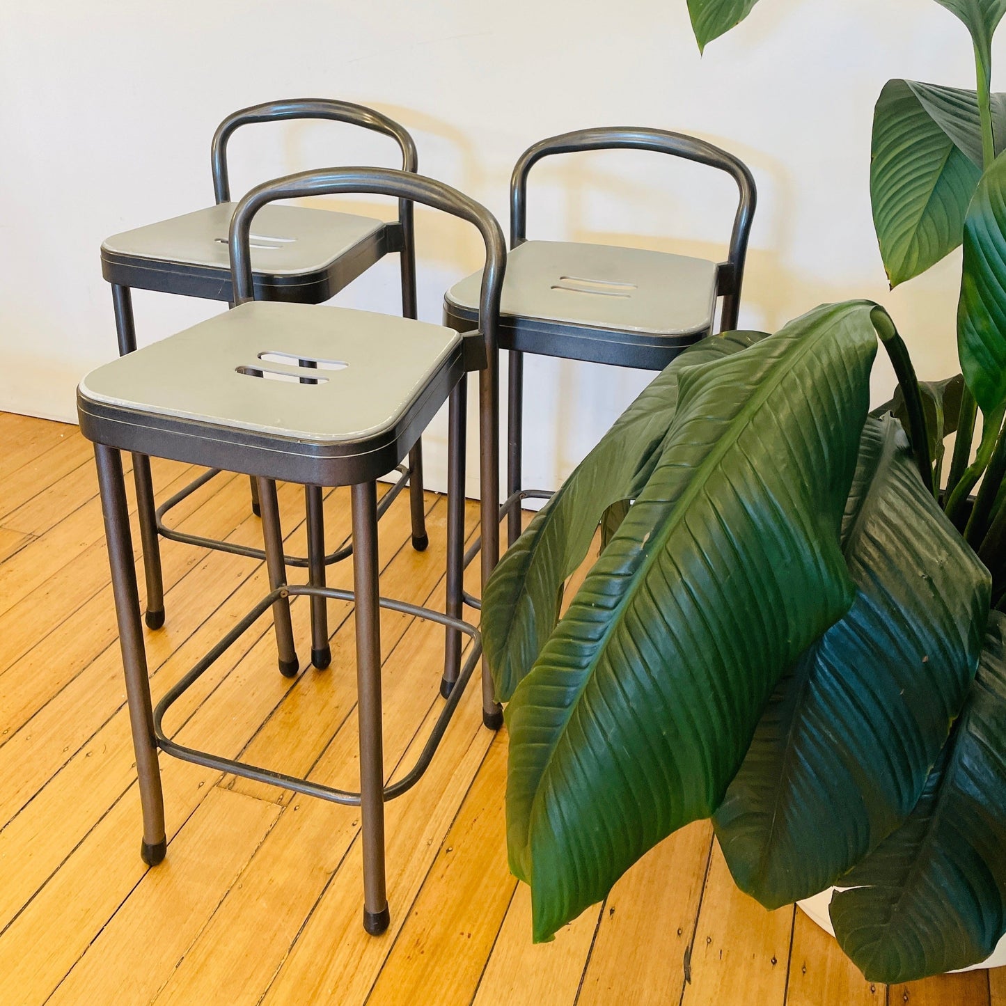 KARTELL / Mauna-Kea high stool by Vico Magistretti
