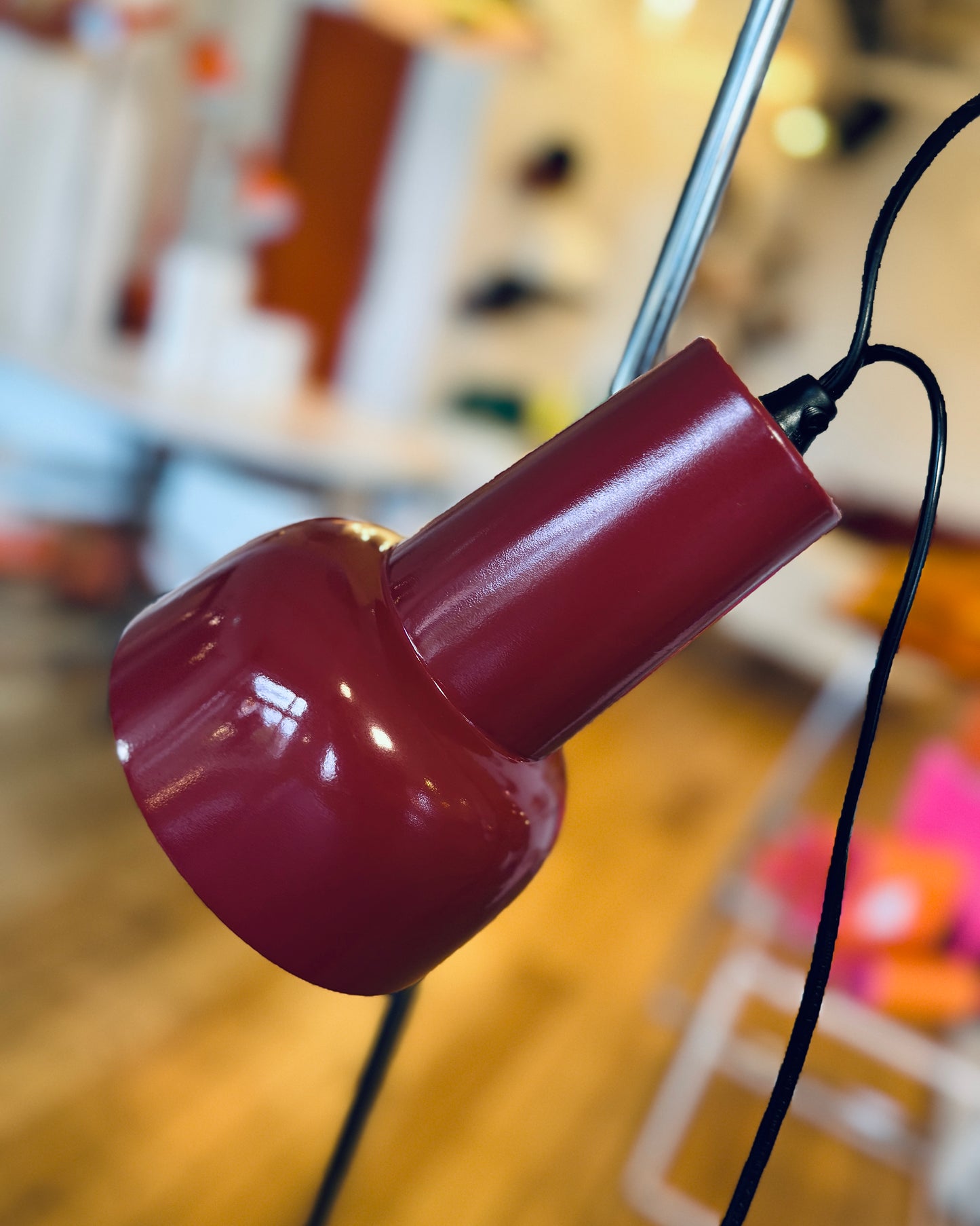VINTAGE / 1980s Dual Head Floor Lamp - Burgundy
