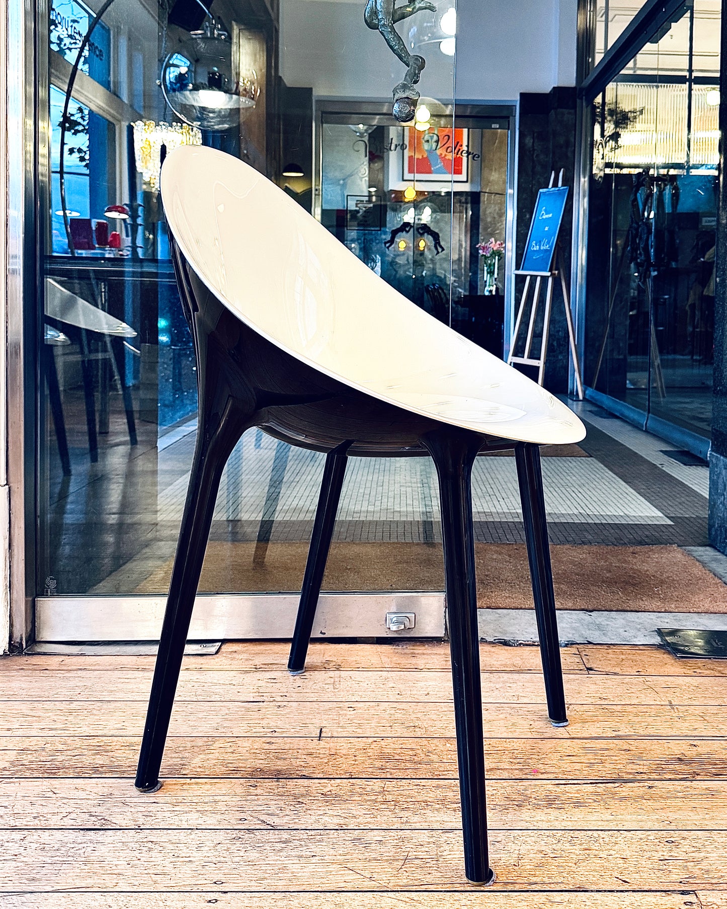 KARTELL / 4 x Super Impossible Chairs by Philippe Starck