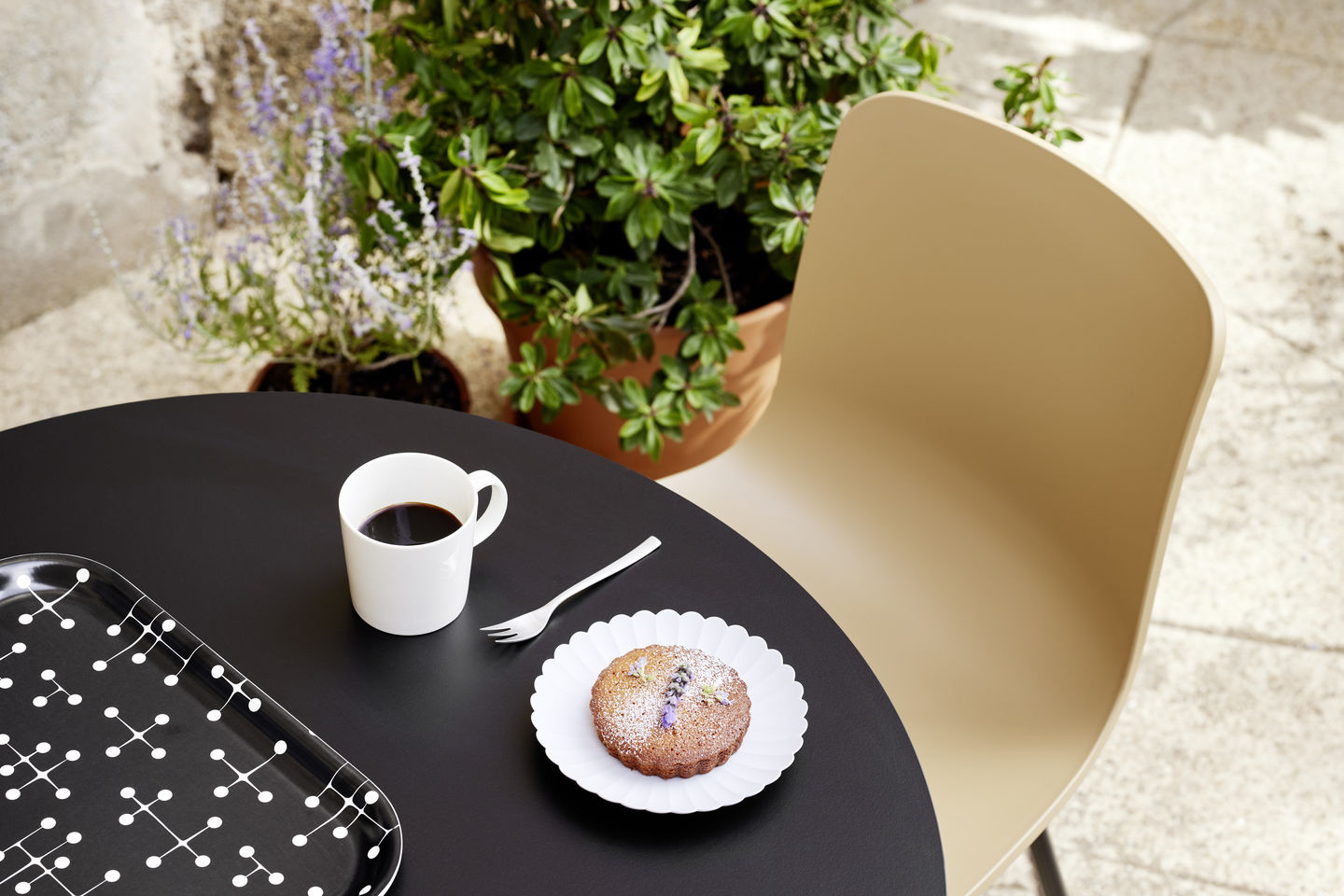 VITRA / Eames Classic Trays - Dot Pattern Reverse Dark - Large