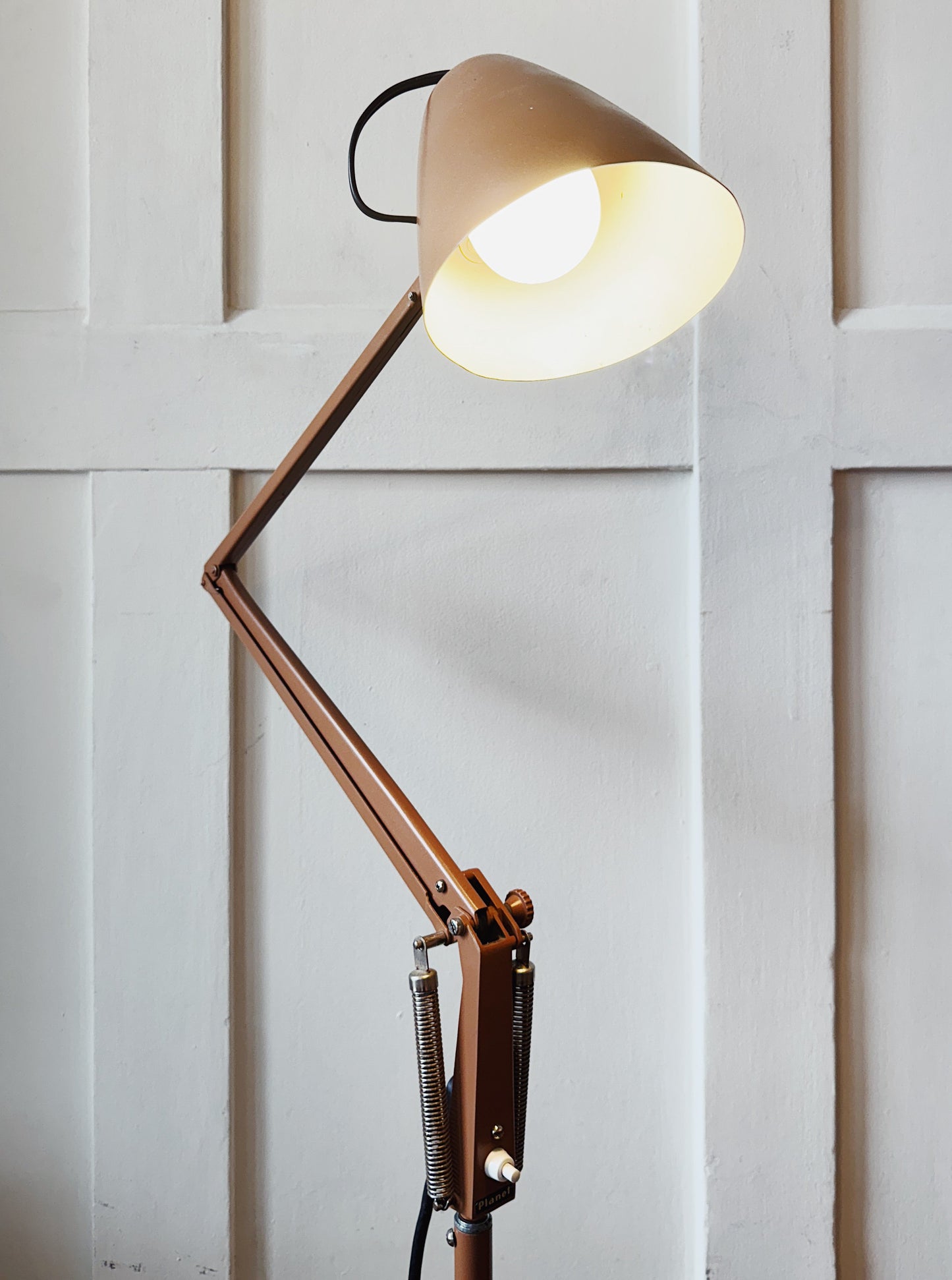 PLANET / Studio K Floor Lamp - Coffee