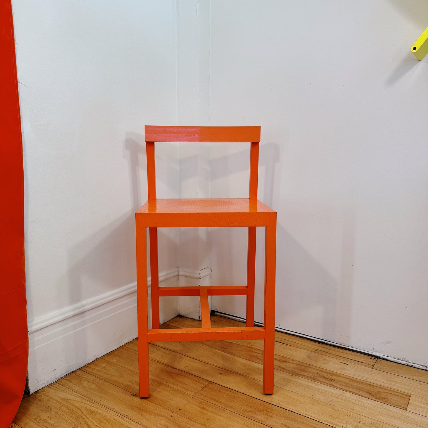 SCHIAVELLO / XL Wood Stools - PINK