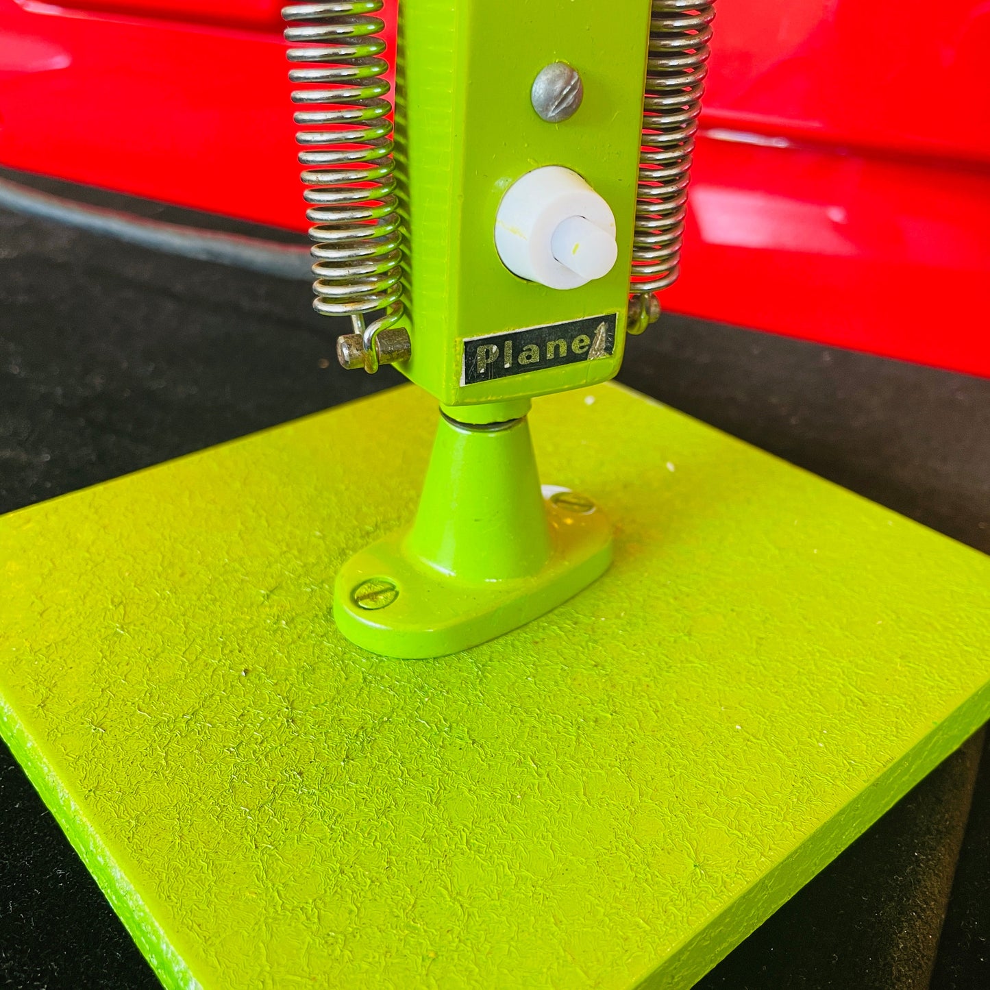 PLANET / Studio K Desk Lamp - Kiwi Green