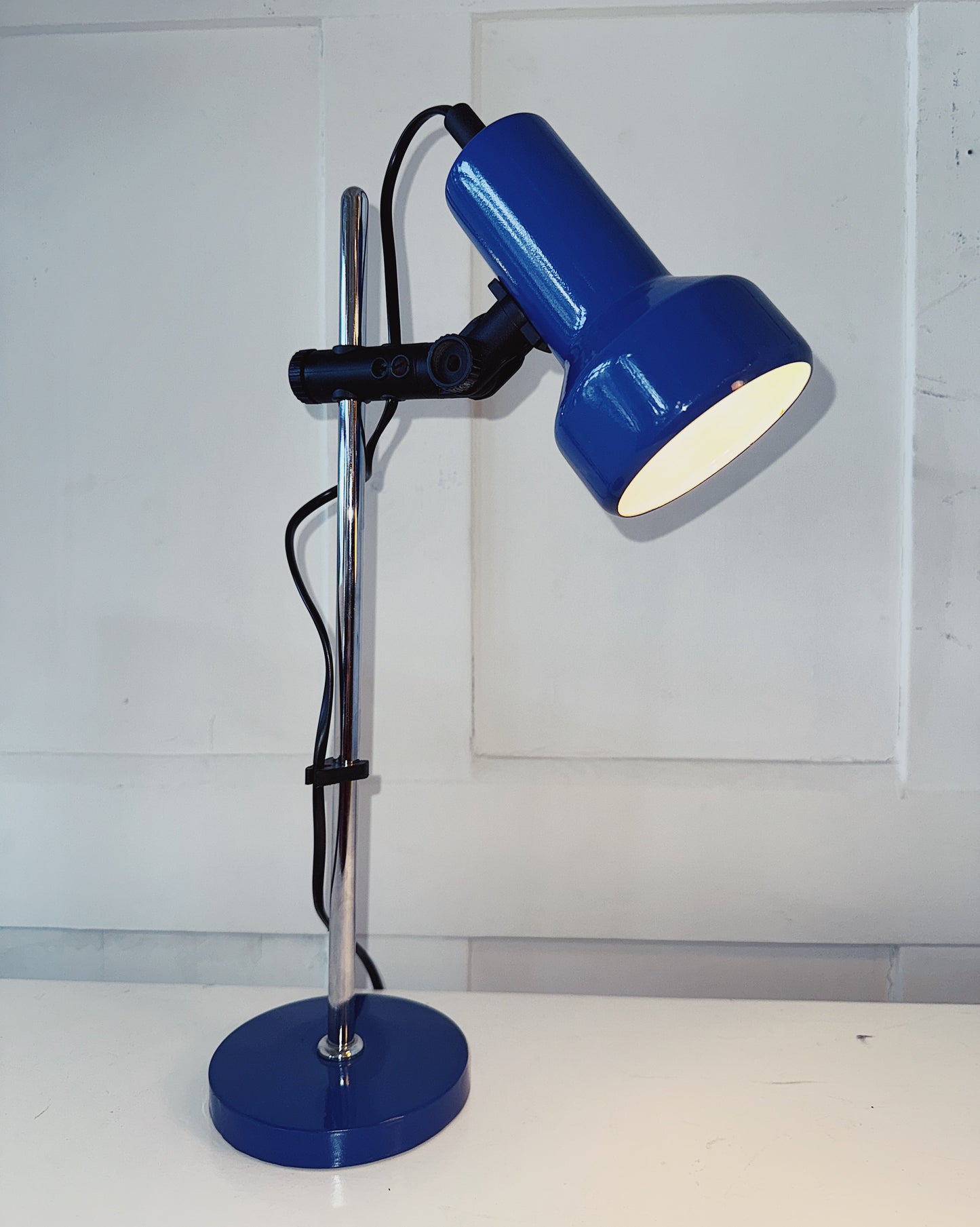 VINTAGE / Glossy Navy Desk Lamp