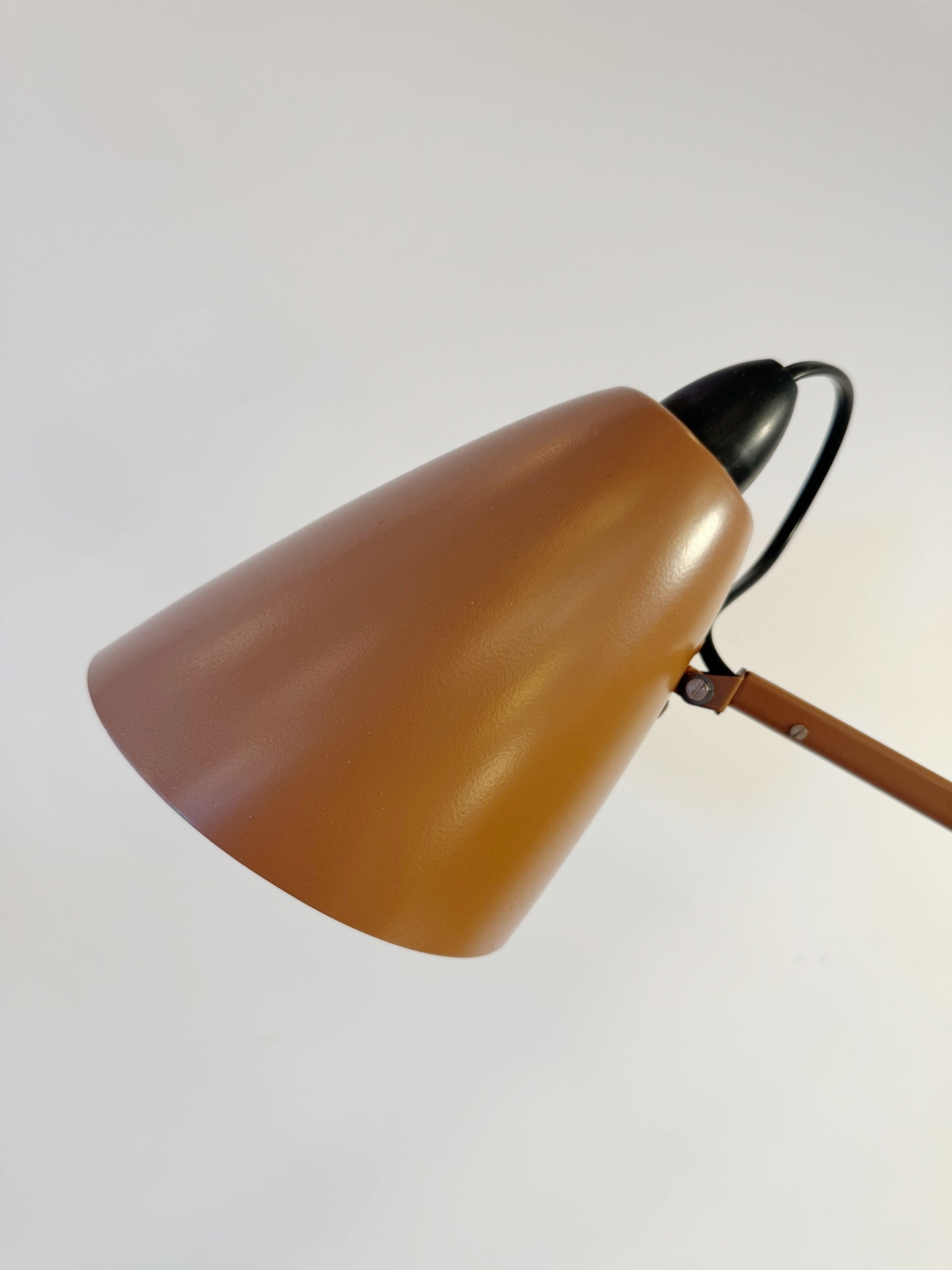 PLANET / Studio K Desk Lamp - Coffee