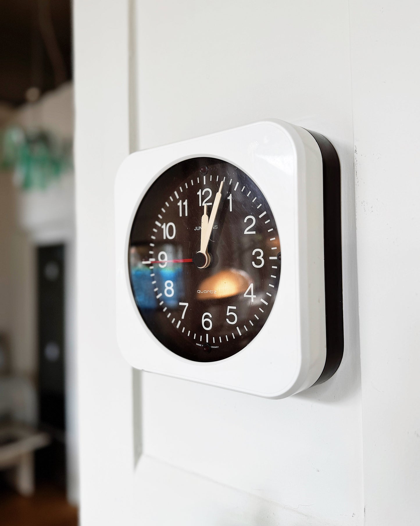 RETRO / 1970s Plastic White & Brown Wall Clock