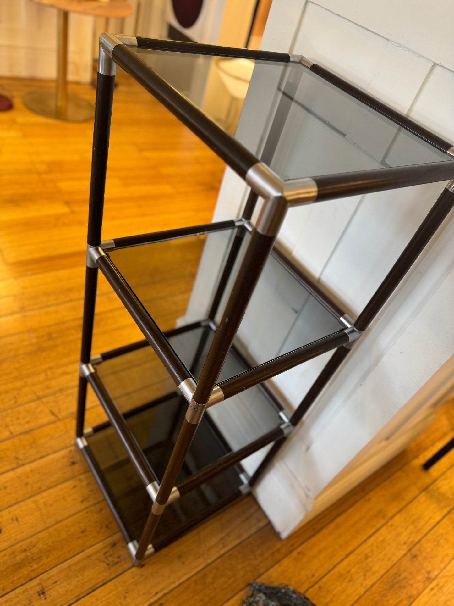 CARAVELLE / Cubed Shelving Wood w/Silver Corners + Smoky Grey Glass