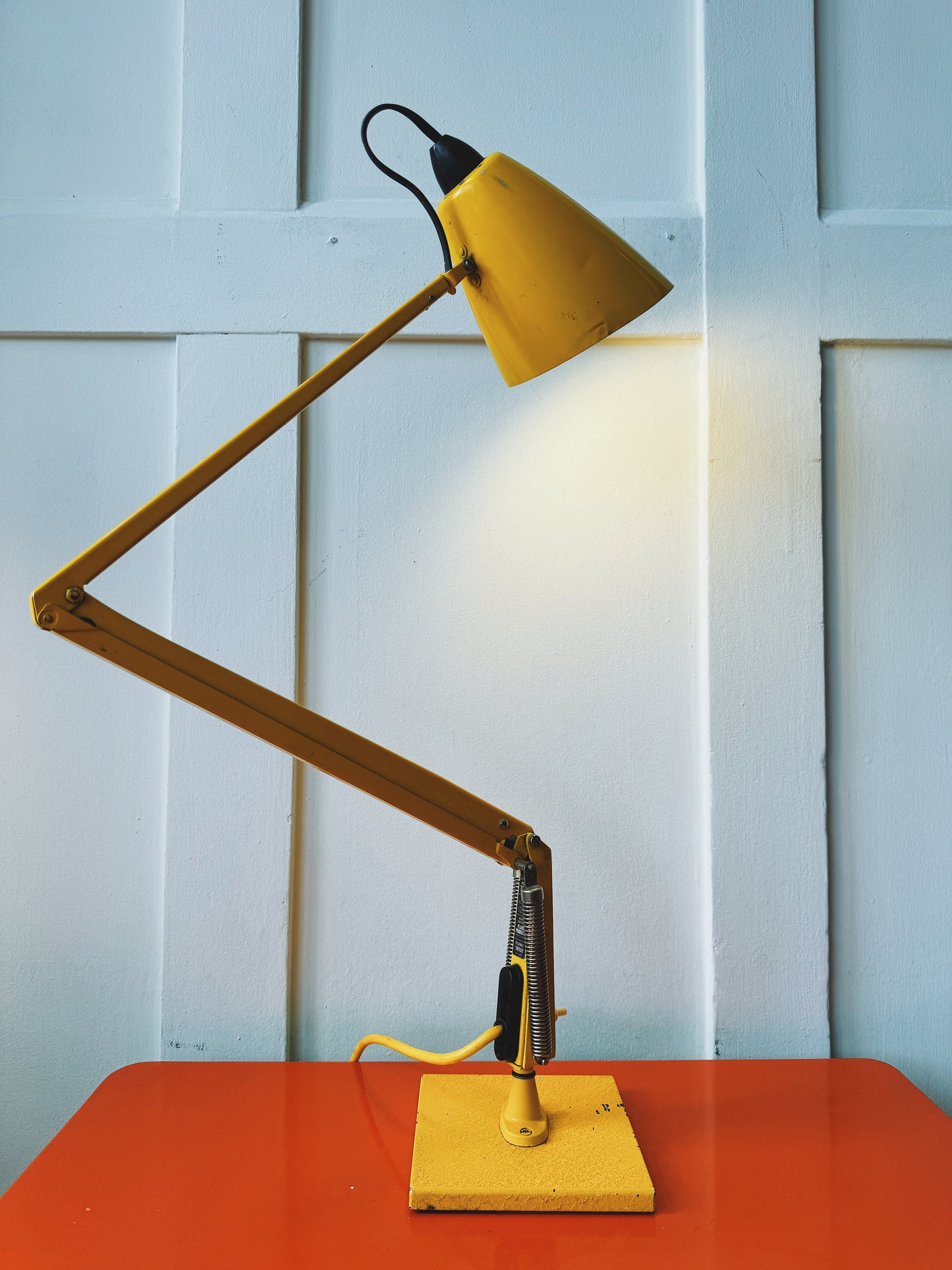 PLANET / Studio K Desk Lamp - Yolk